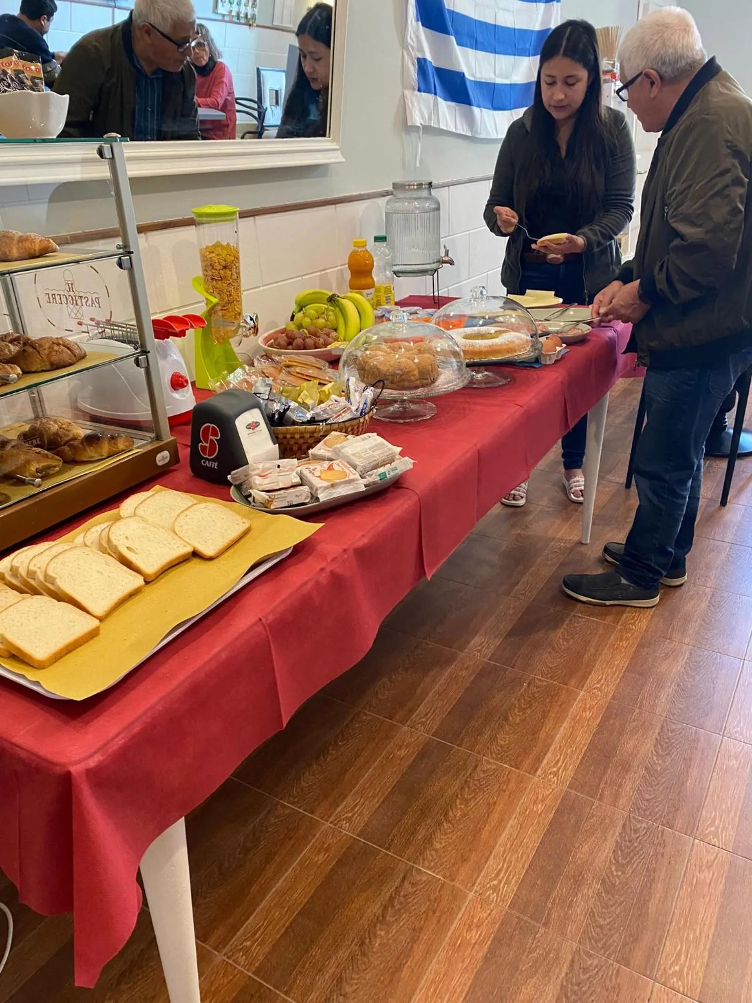 Restaurant/places to eat in Villa Gelsomino Garden