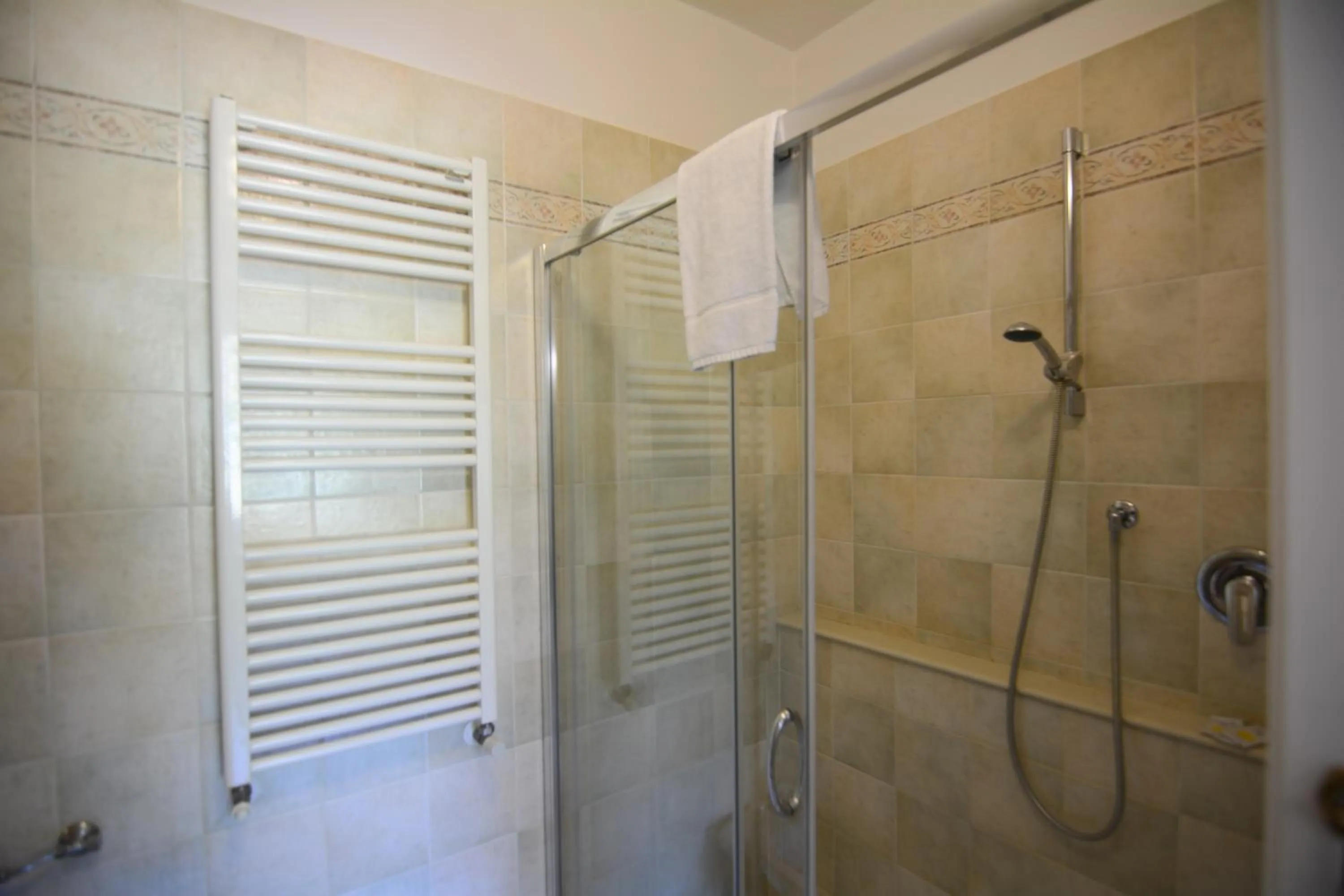 Shower in Villa Gelsomino Garden
