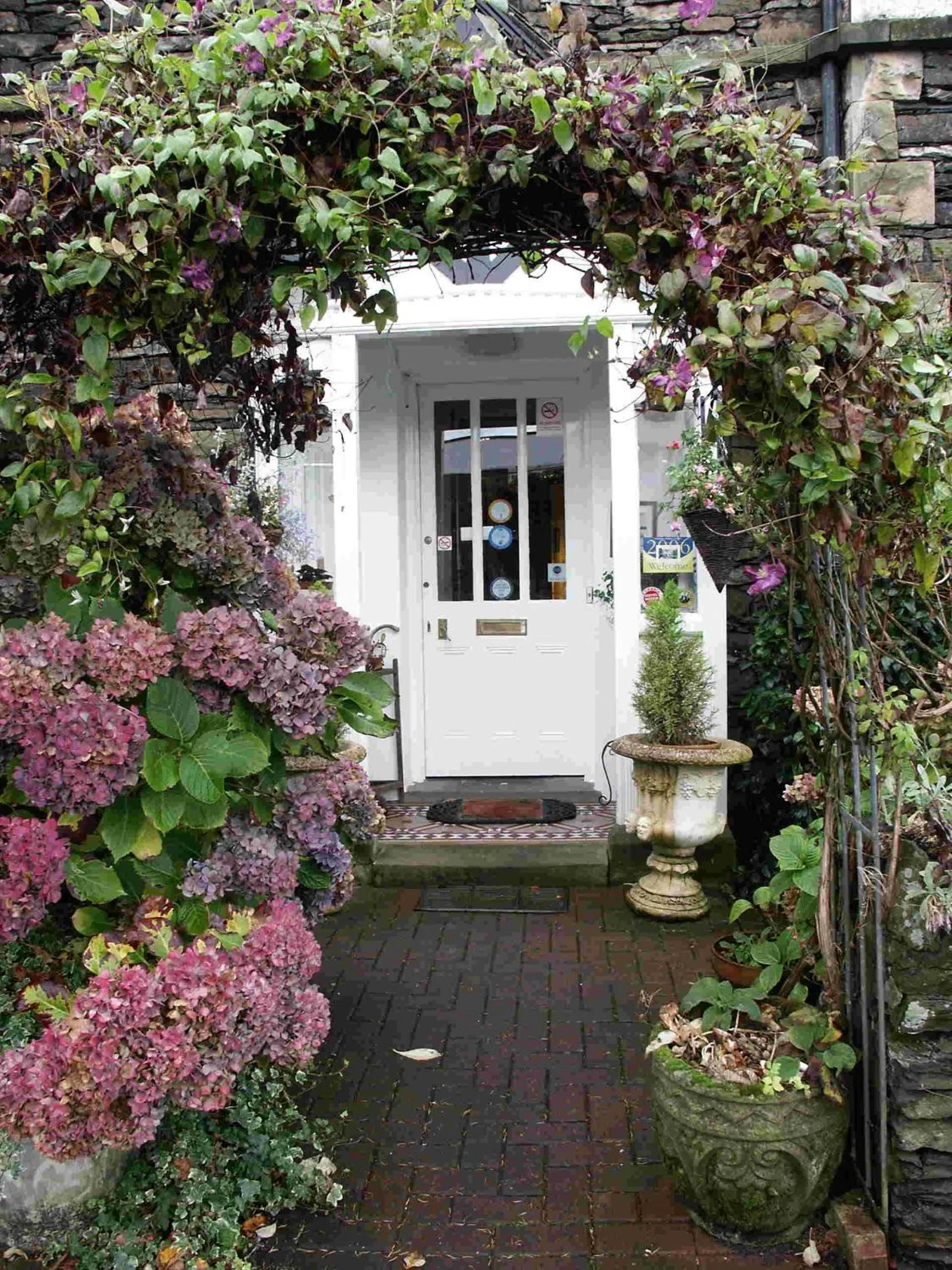 Facade/entrance in Kirkwood Guest House