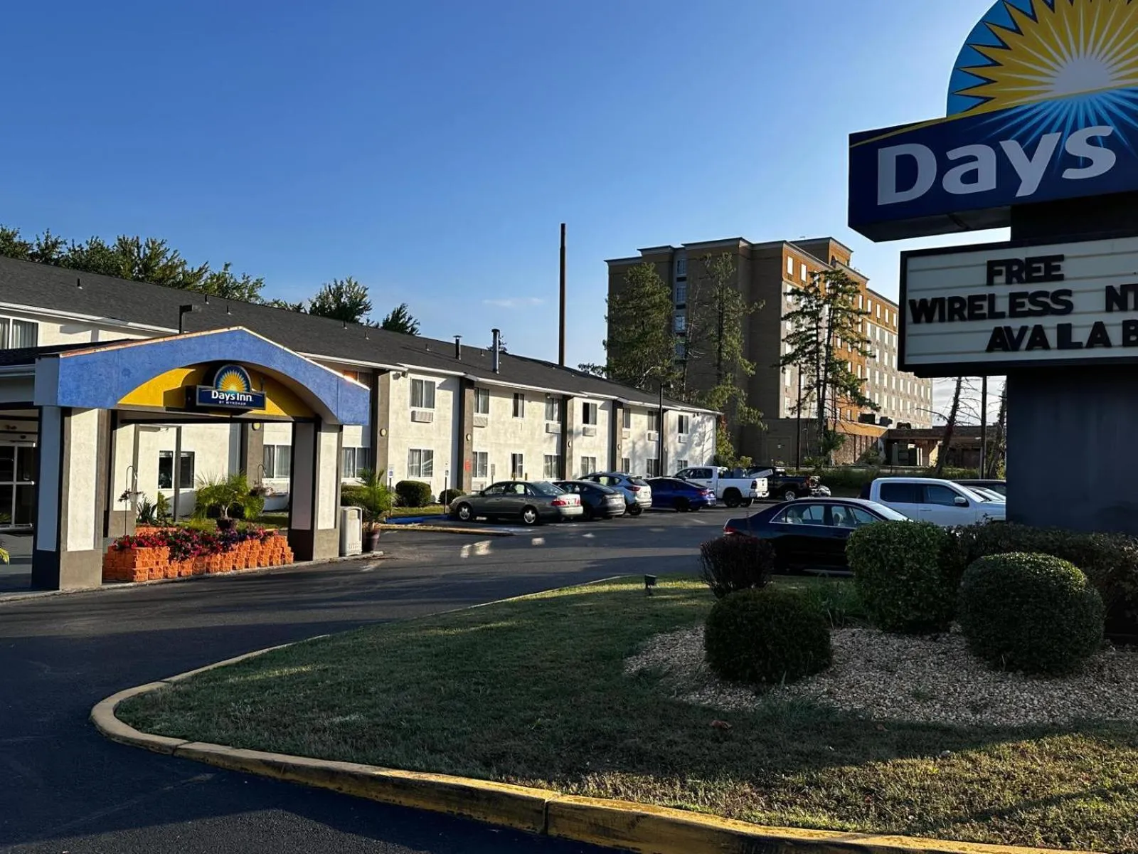 Property building in Days Inn by Wyndham Runnemede Philadelphia Area
