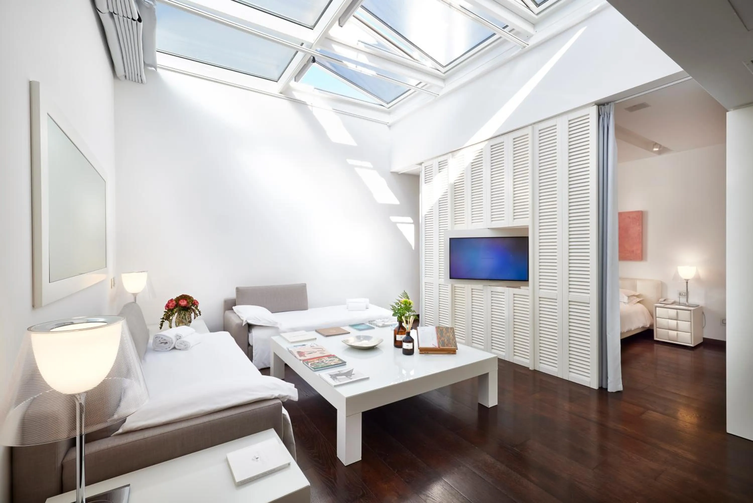 Bed in Magna Pars l'Hotel à Parfum, Small Luxury Hotels of the World