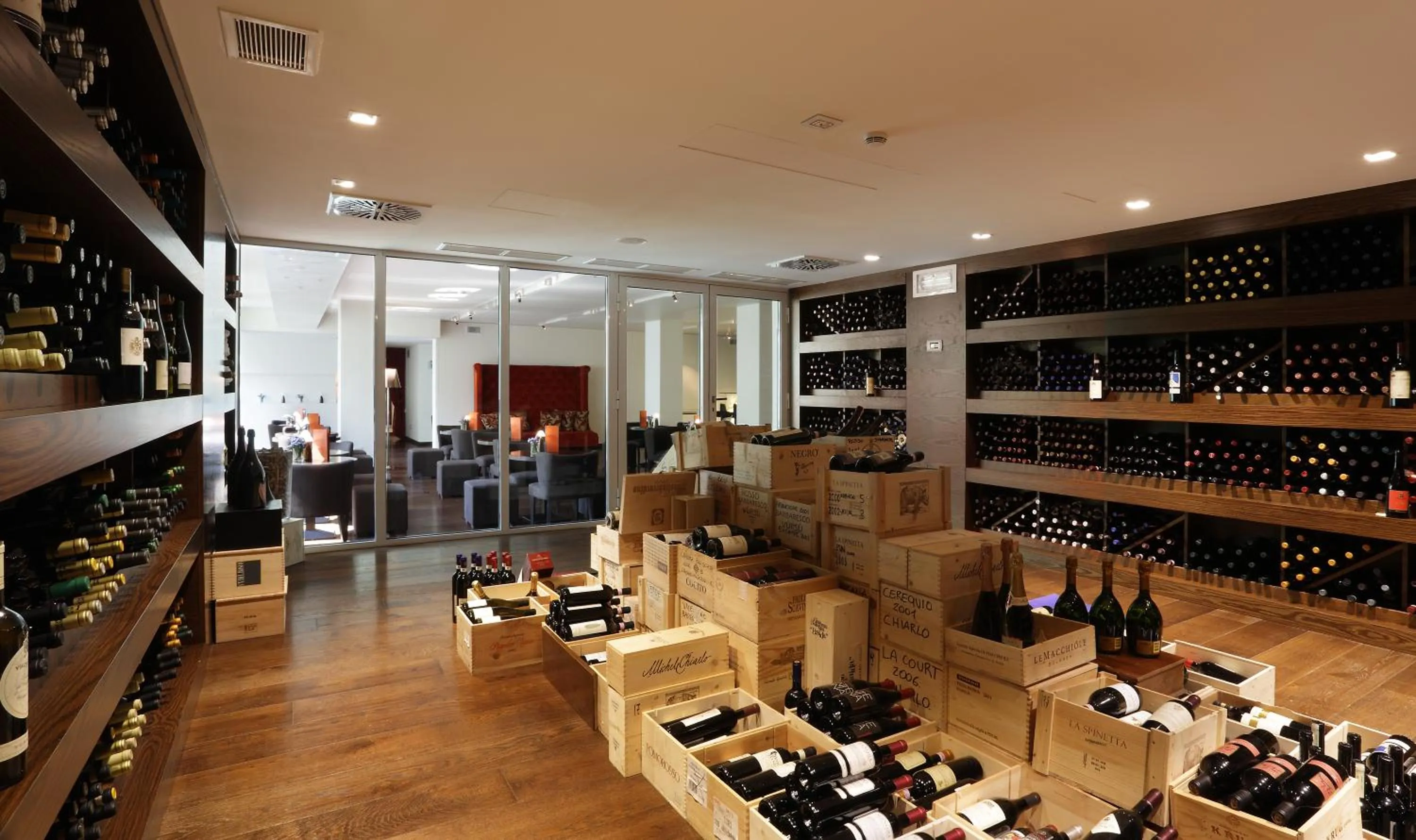 Drinks in Magna Pars l'Hotel à Parfum, Small Luxury Hotels of the World