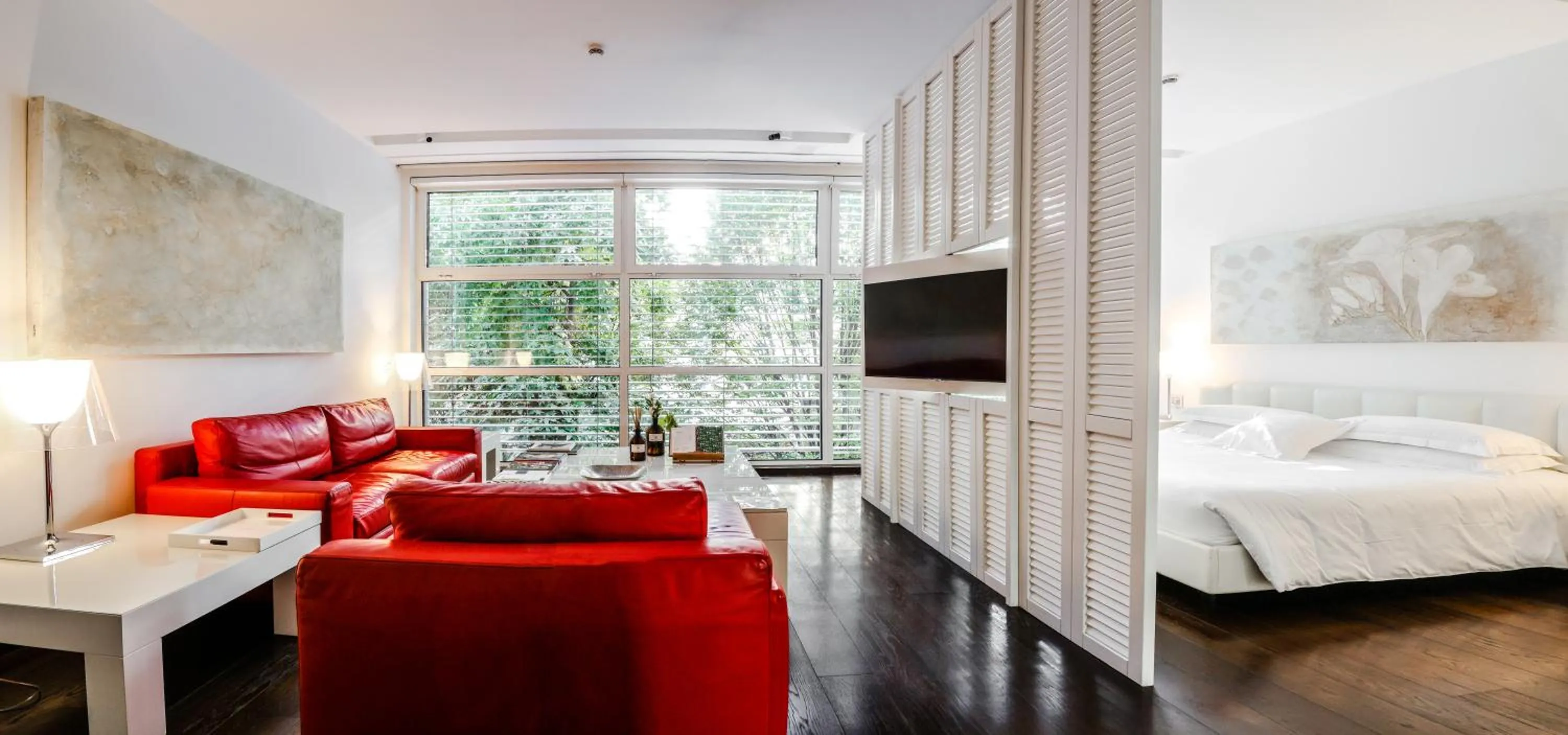 Living room, Bed in Magna Pars l'Hotel à Parfum, Small Luxury Hotels of the World