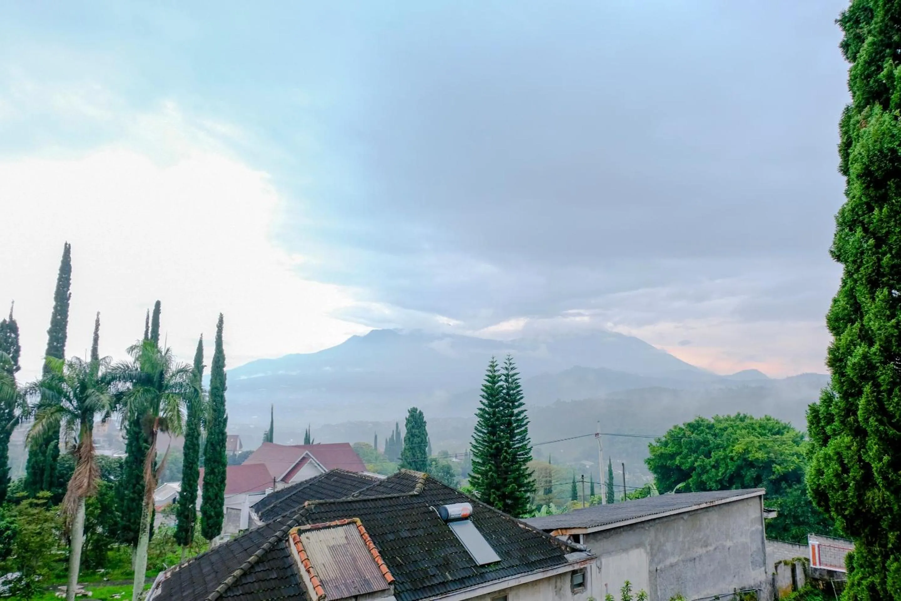 Balcony/Terrace in OYO Life 538 Villa Handayani Syariah