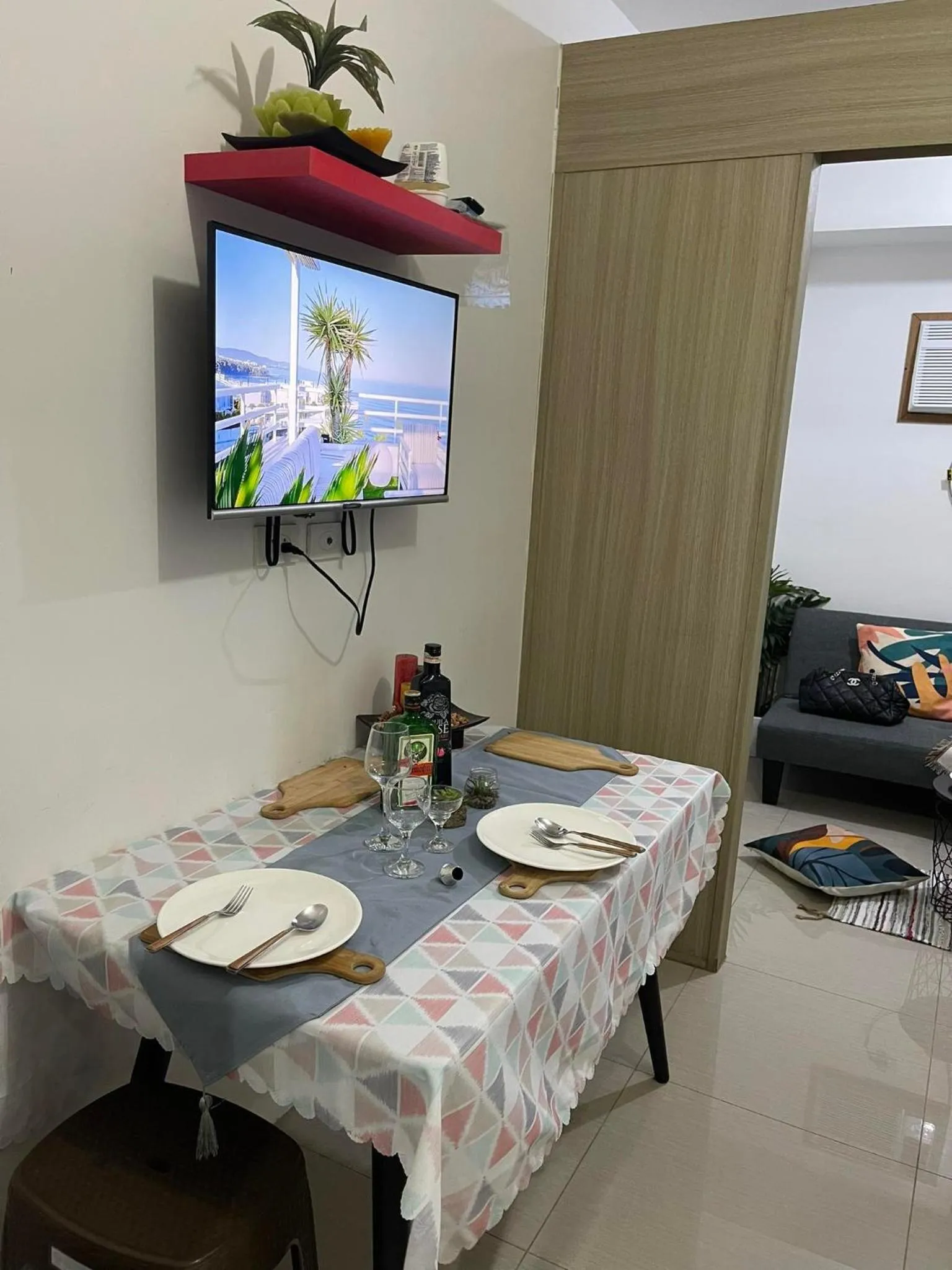 TV and multimedia in Shore Residences, Mall Of Asia Complex Stayction by PBYY