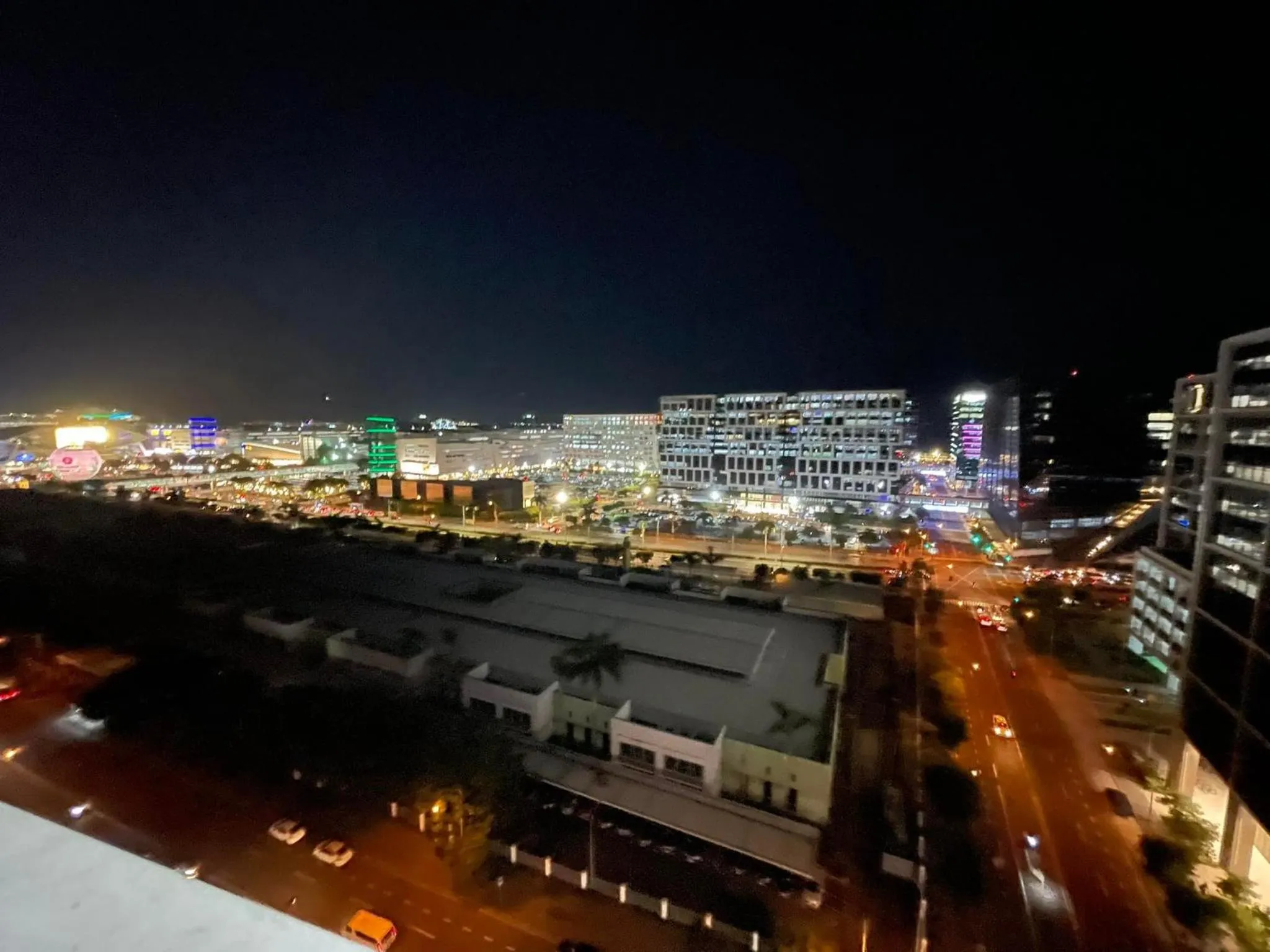 Night in Shore Residences, Mall Of Asia Complex Stayction by PBYY