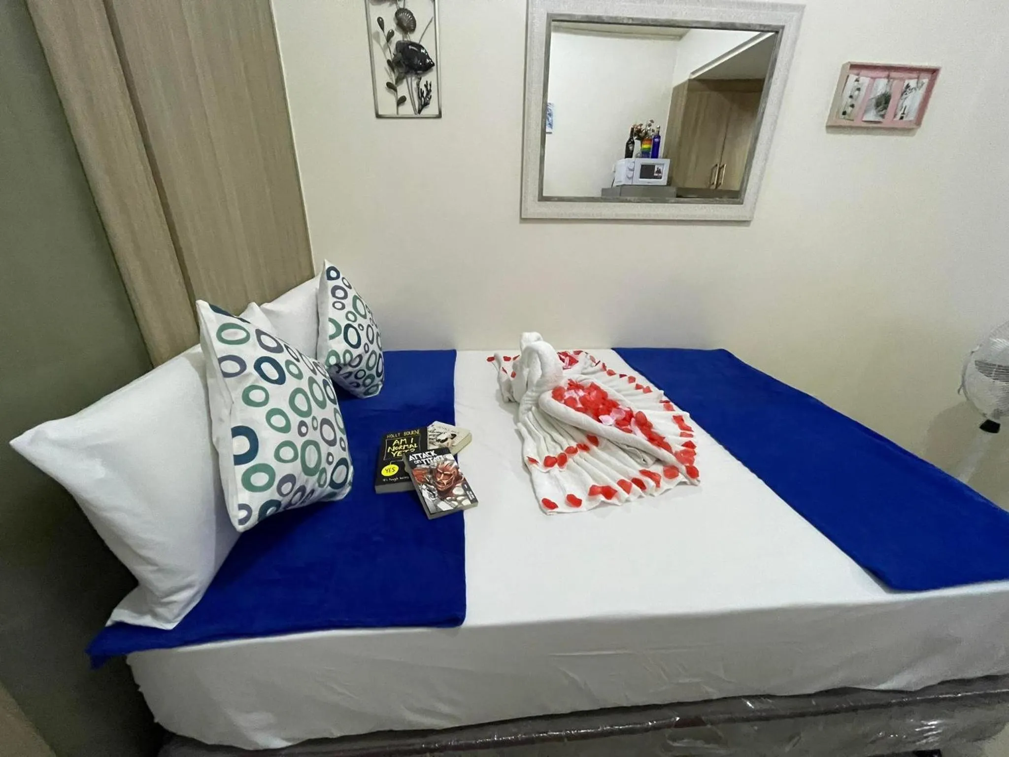 Bed in Shore Residences, Mall Of Asia Complex Stayction by PBYY