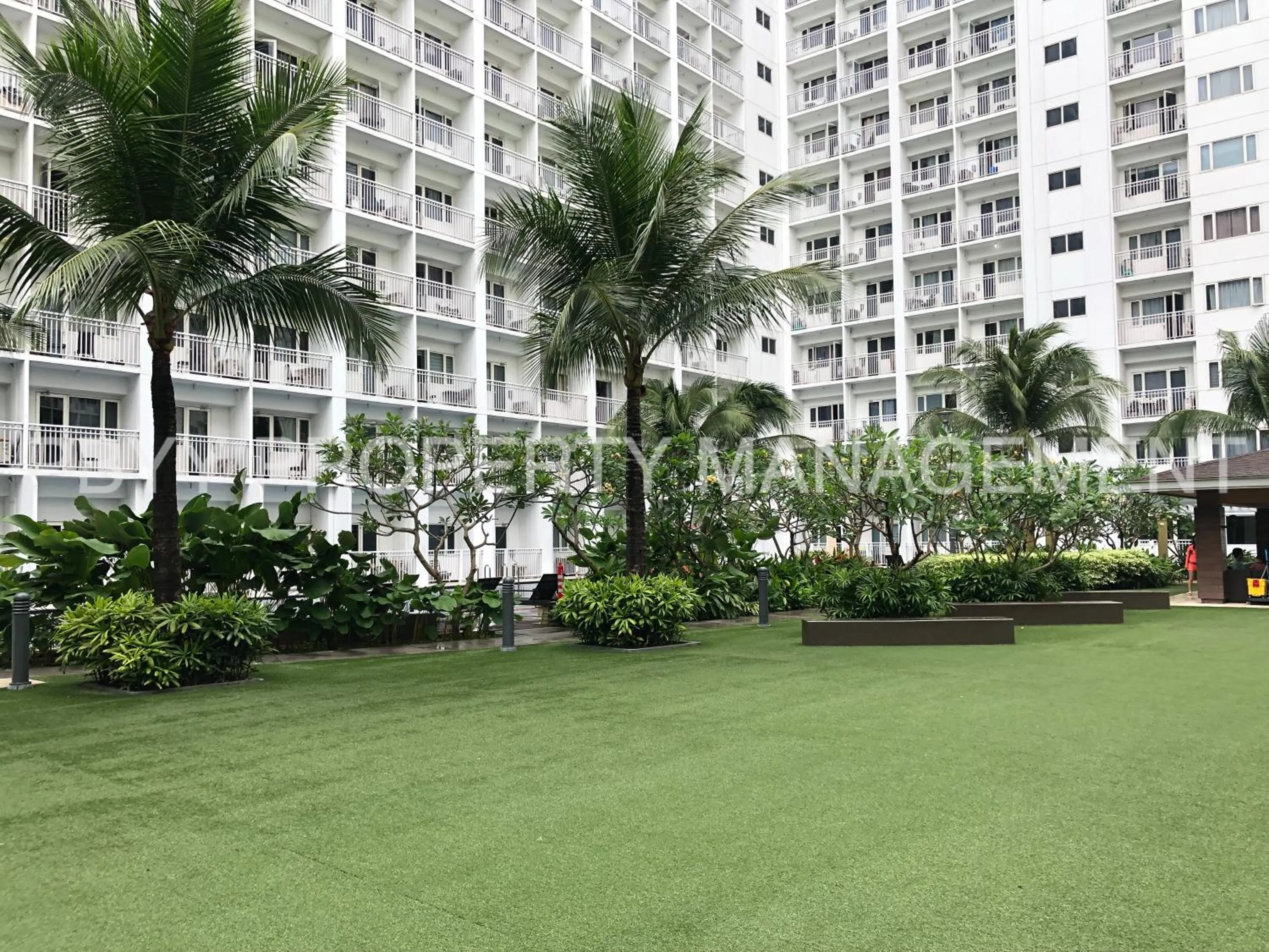 Garden in Shore Residences, Mall Of Asia Complex Stayction by PBYY