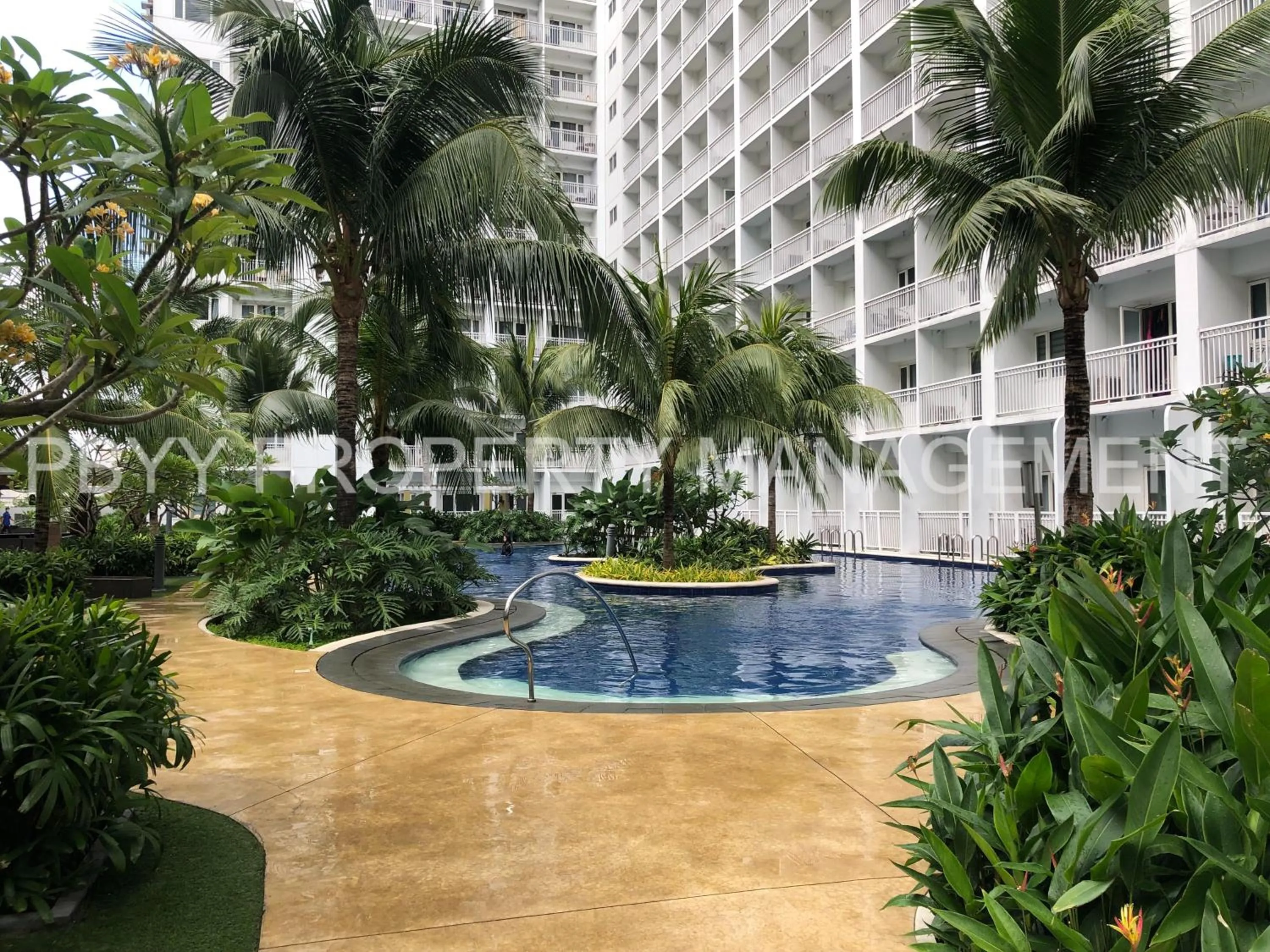 Swimming pool in Shore Residences, Mall Of Asia Complex Stayction by PBYY