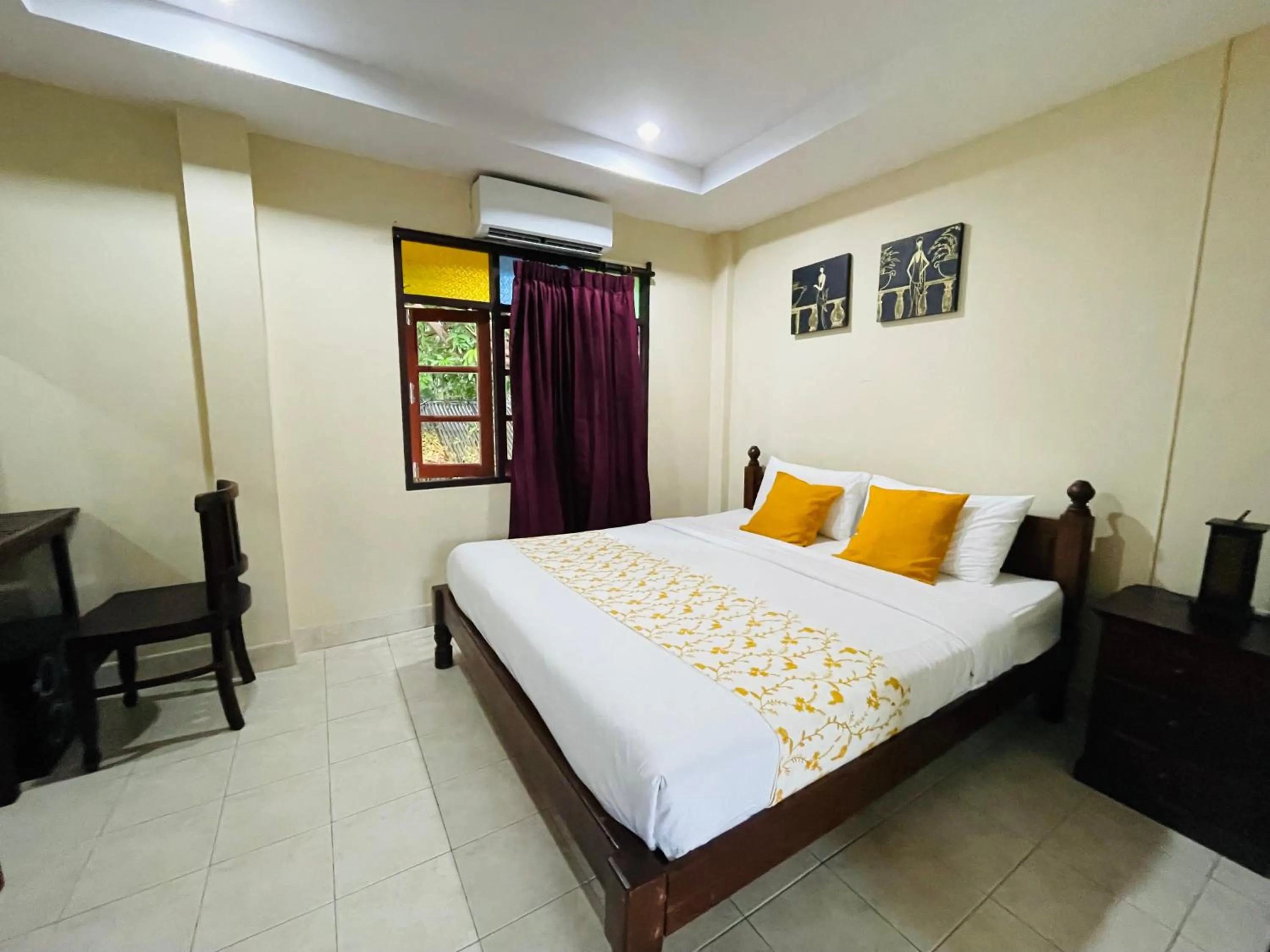 Bed in Meewaya Hotel