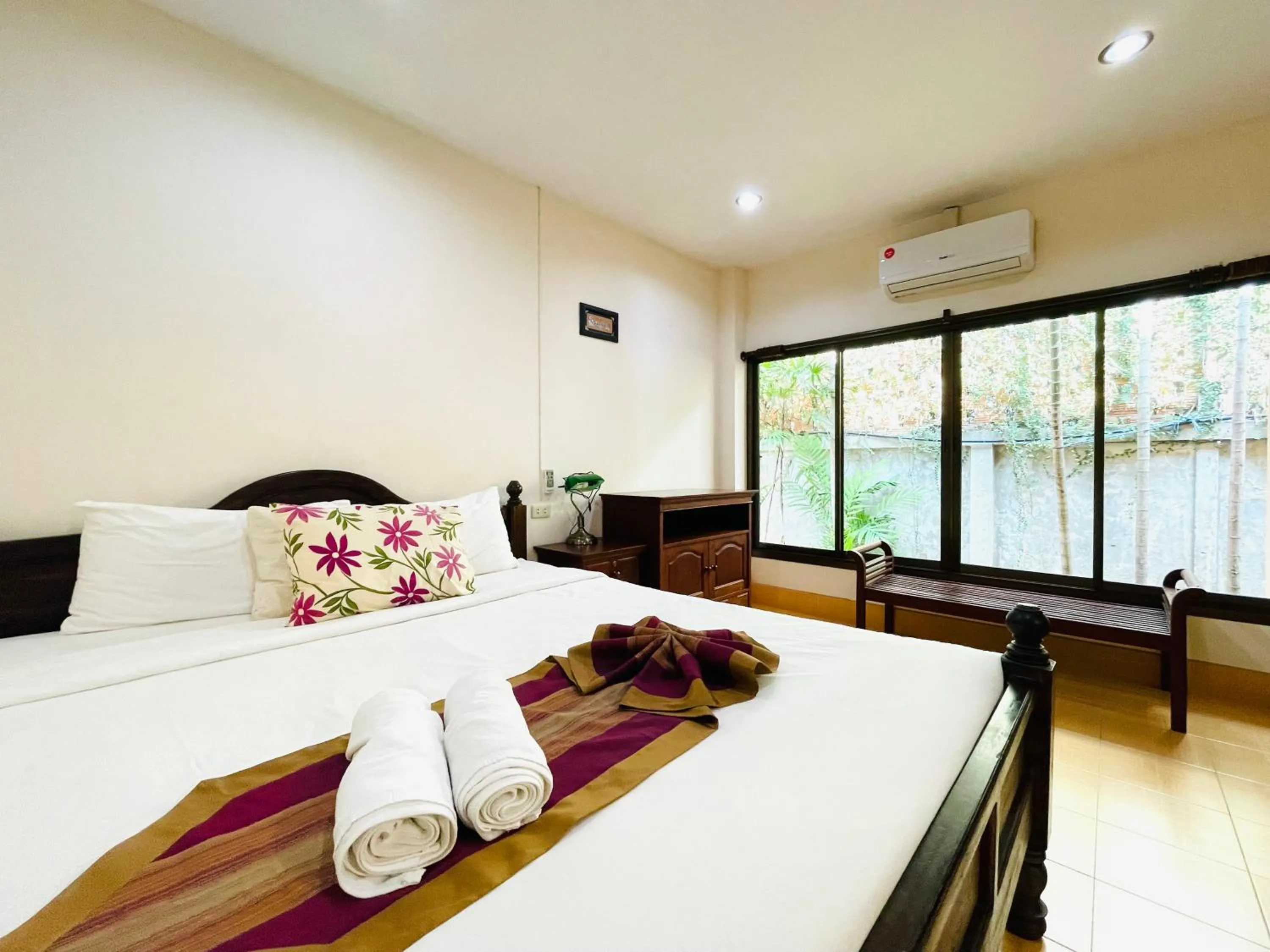 Bed in Meewaya Hotel