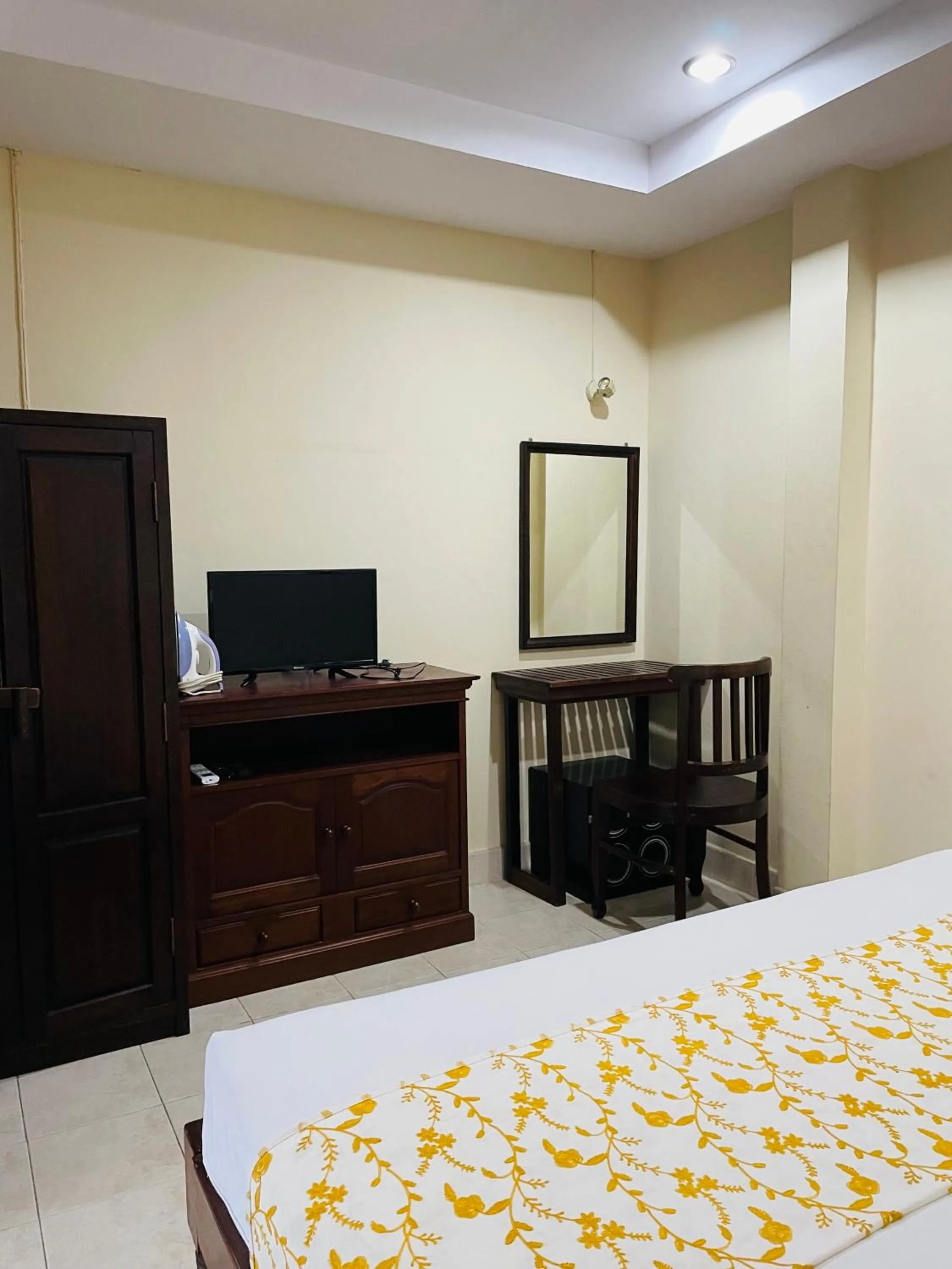 Bed in Meewaya Hotel