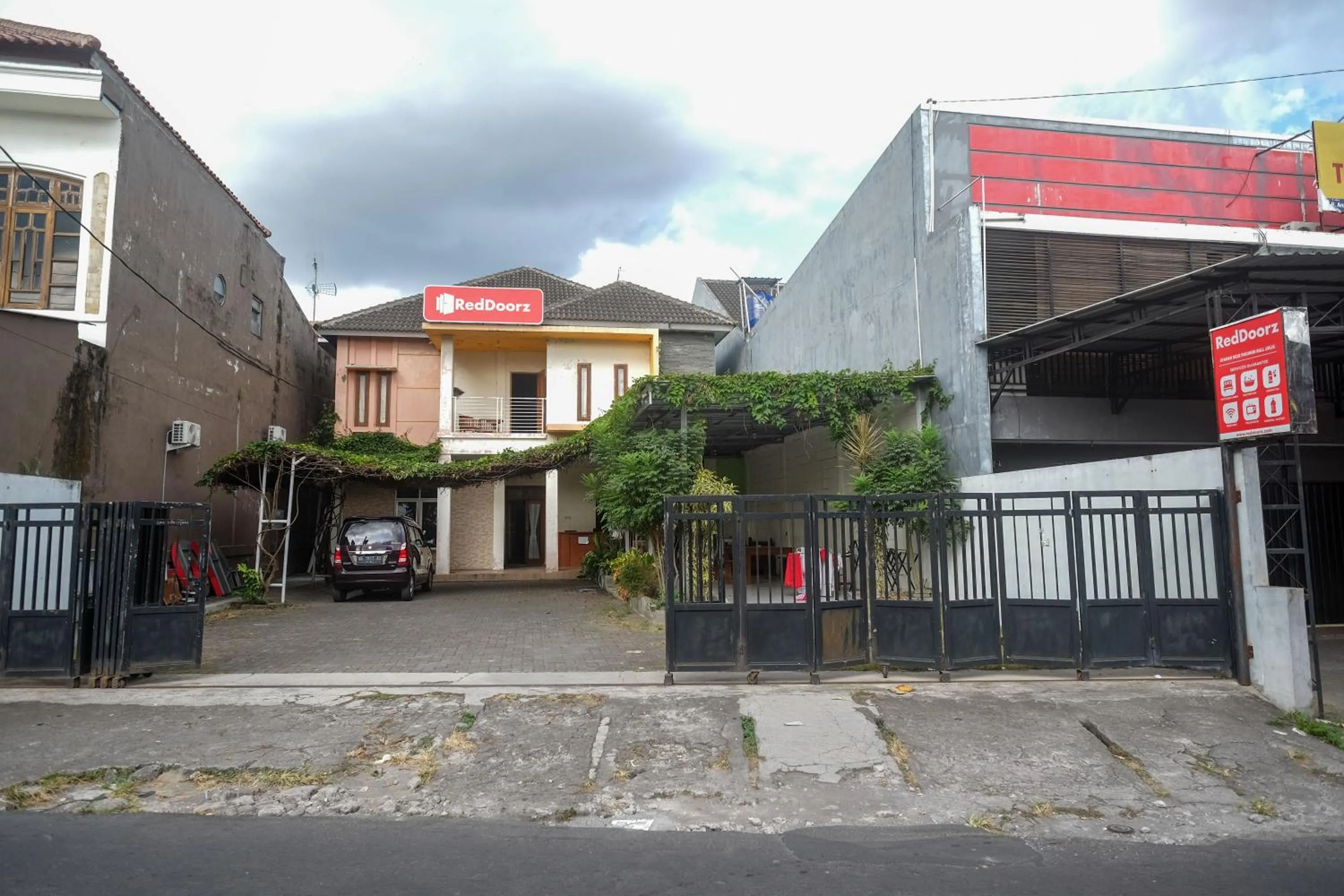 Property building in RedDoorz Syariah at Griya Hanum Condoongcatur
