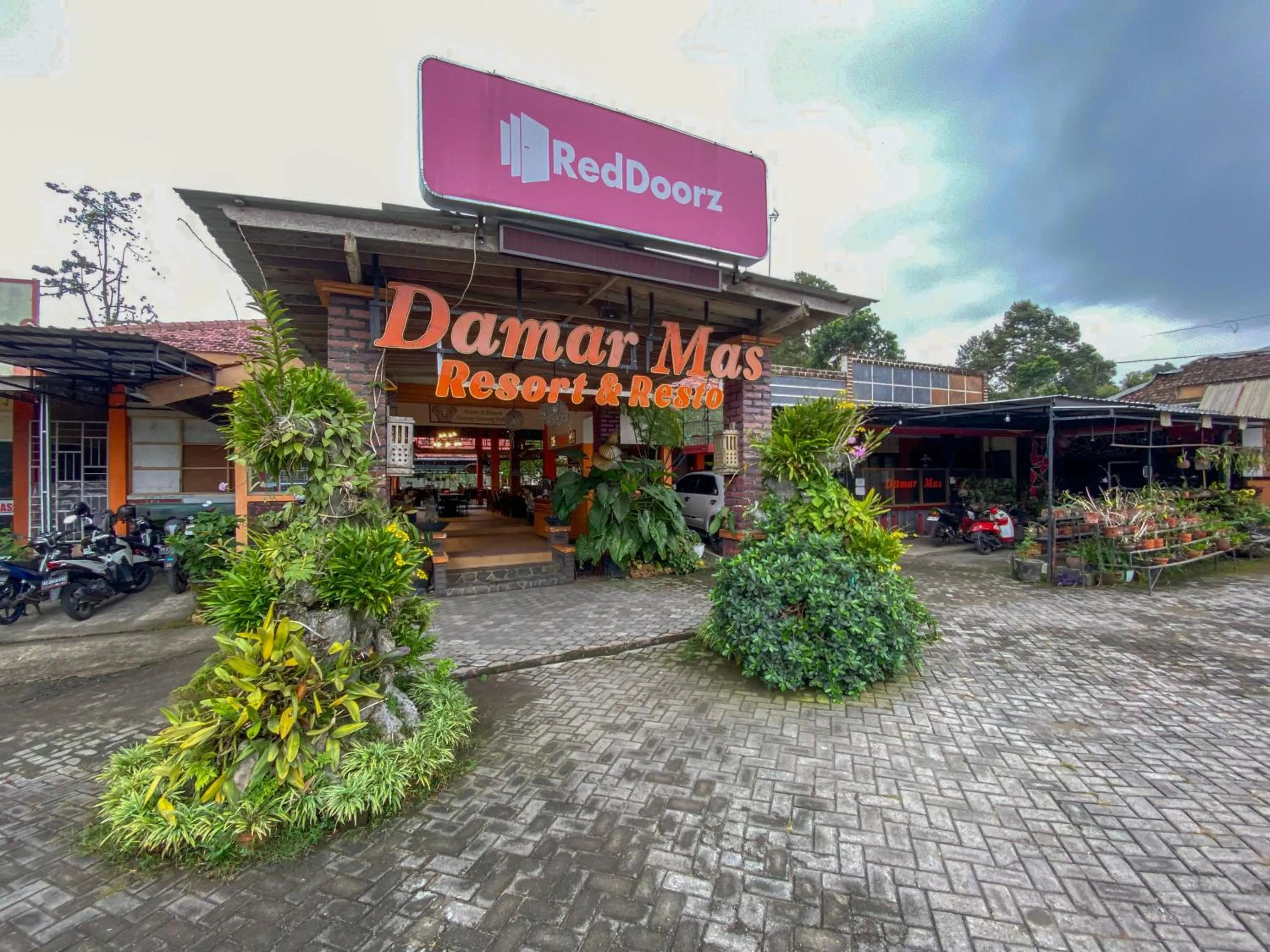 Property Building in RedDoorz at Damar Mas Resort Kediri