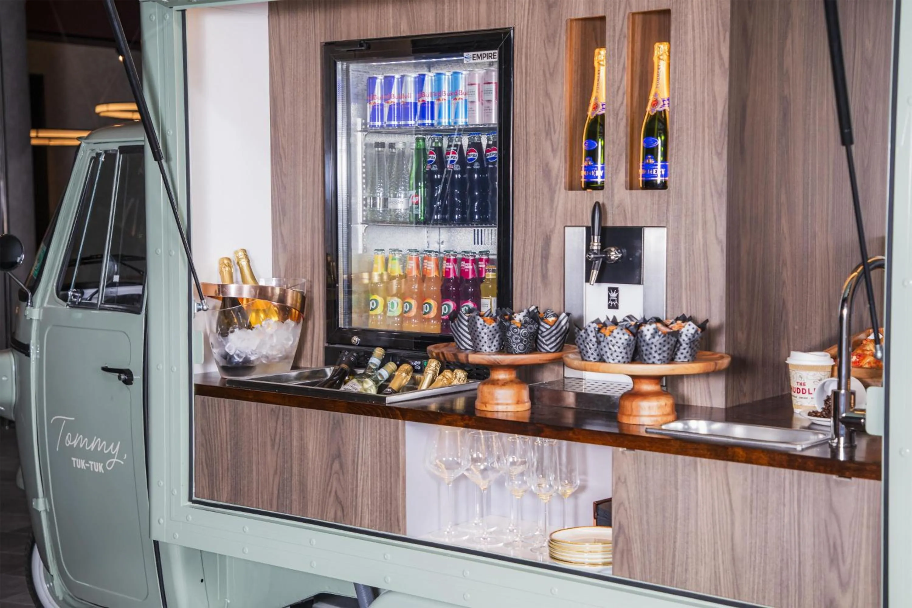 Food and drinks in Radisson RED London Twickenham