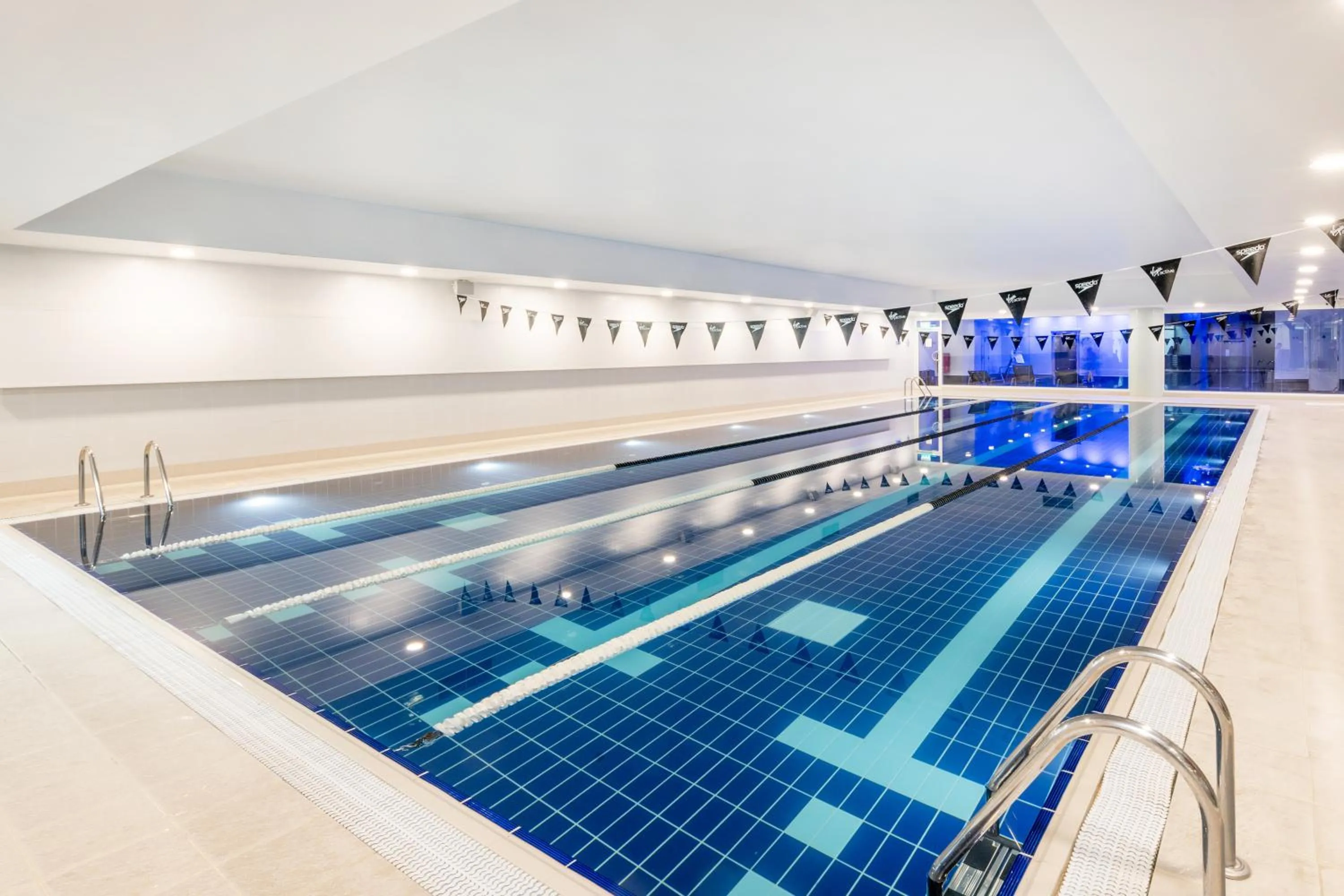 Fitness centre/facilities in Radisson RED London Twickenham