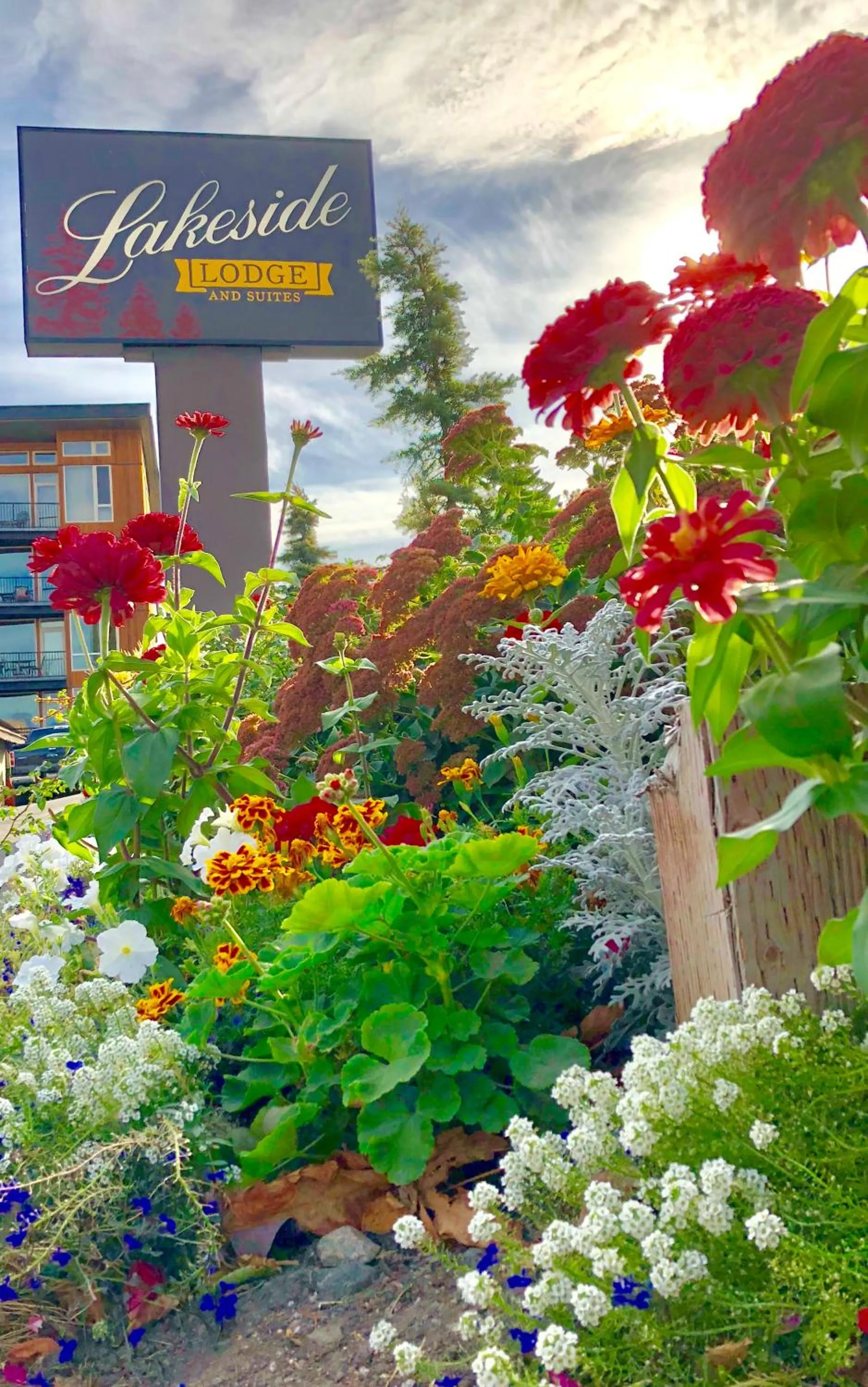 Lakeside Lodge and Suites