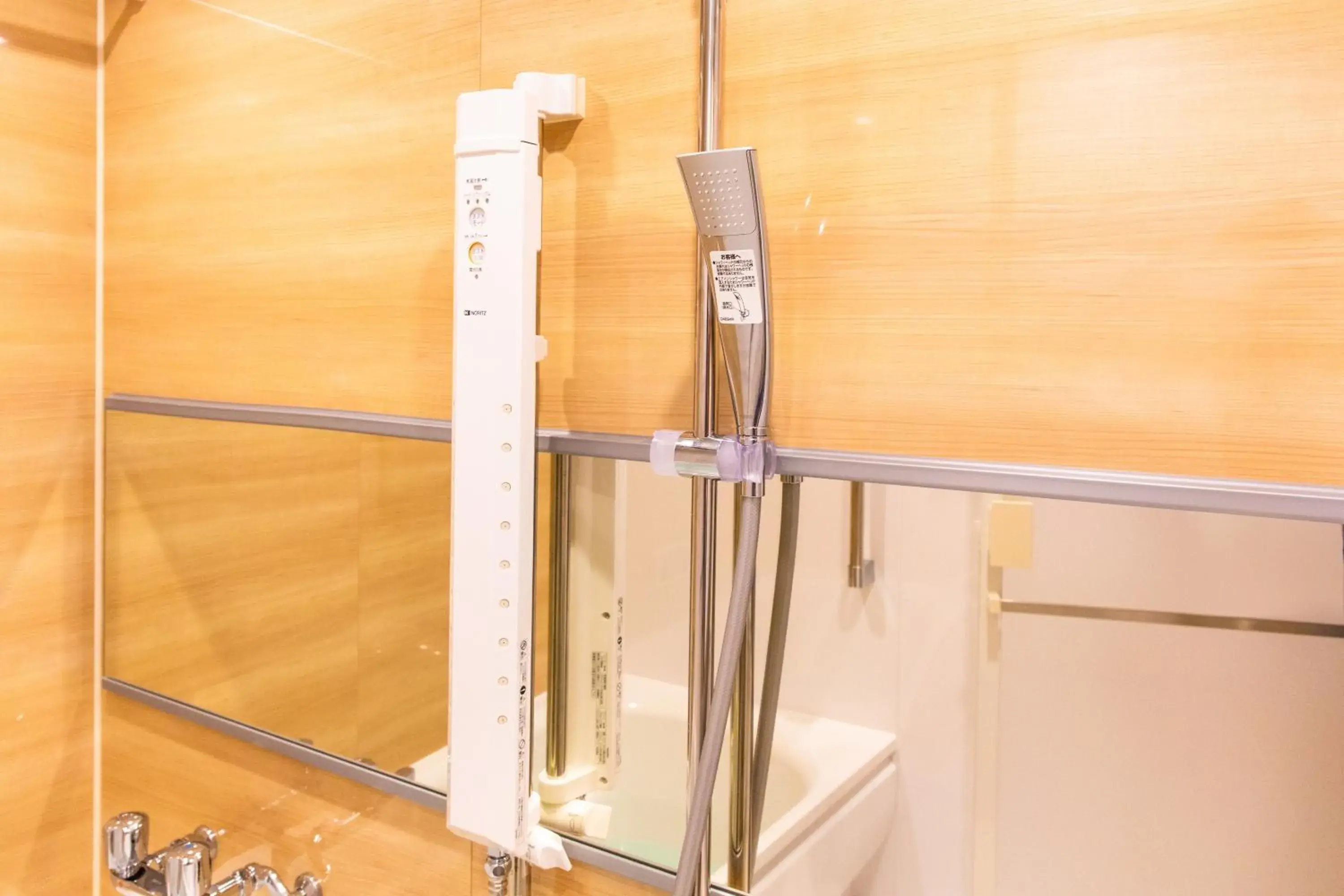 Standard Twin Room - single occupancy - 2nd-4th floor in Yenns Marina Inn Mercy Standard Twin Room - single occupancy - 2nd-4th floor in Yenns Marina Inn Mercy