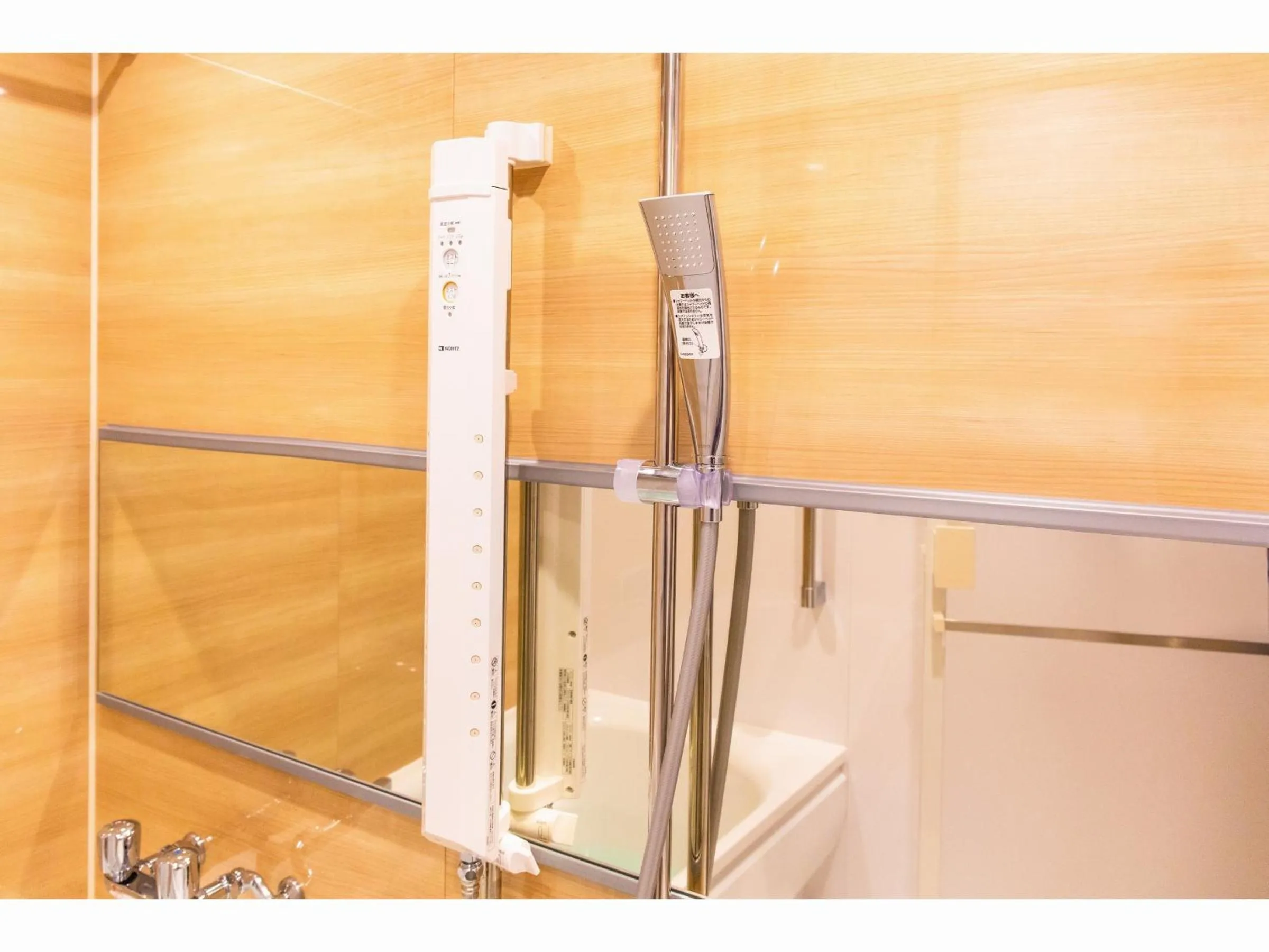 Shower in Yenns Marina Inn Mercy