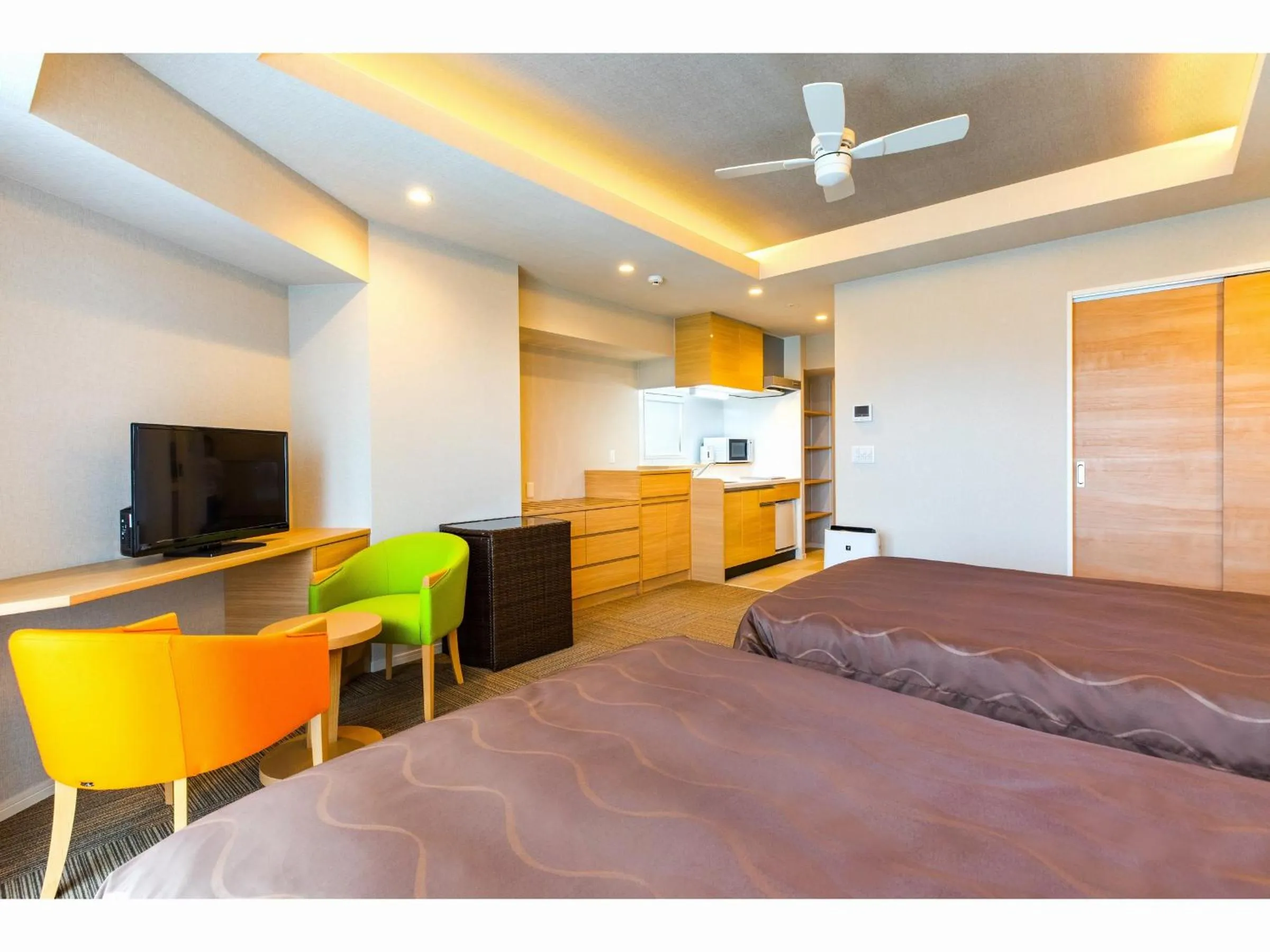 Bed in Yenns Marina Inn Mercy