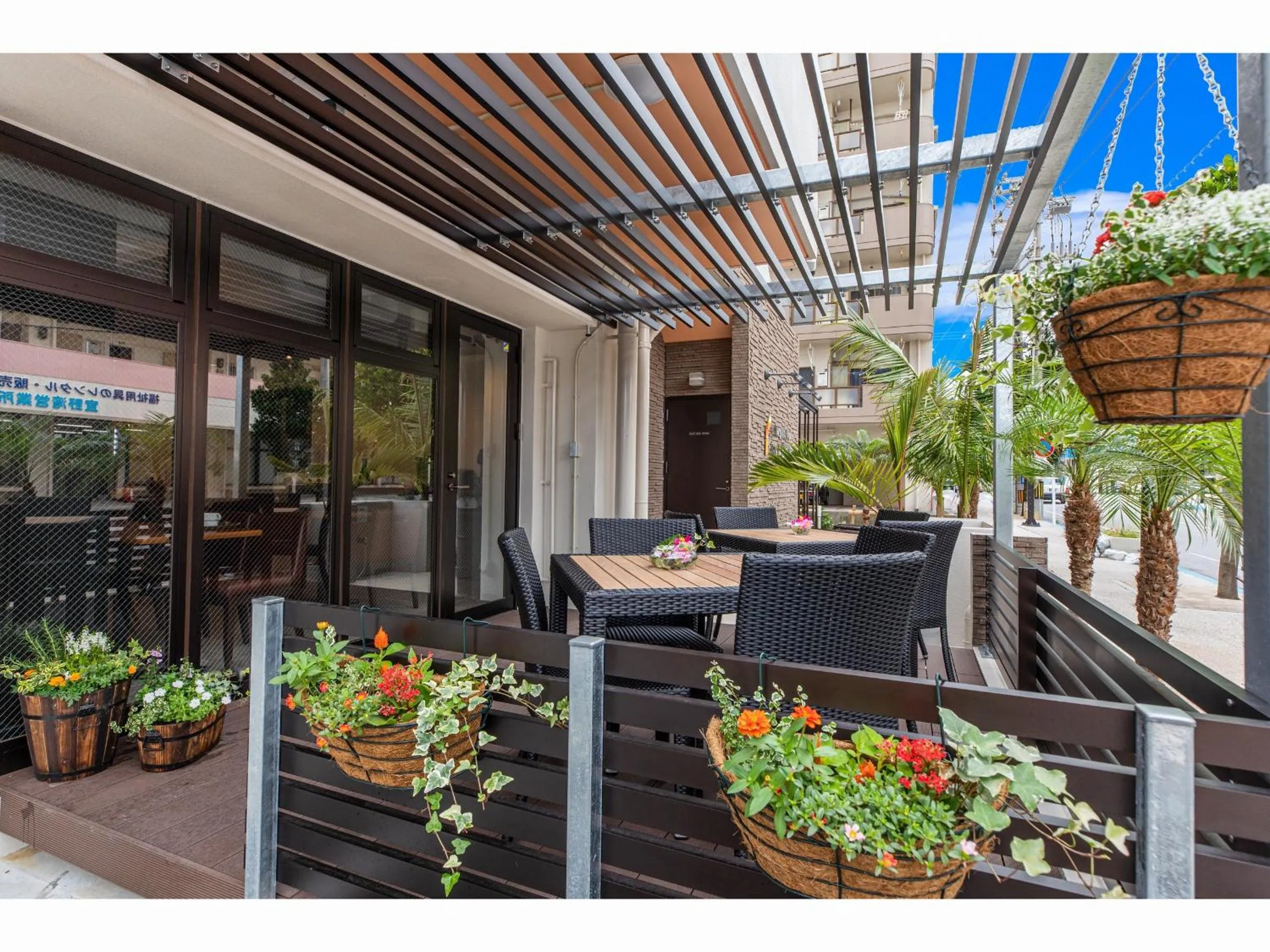 Property building in Yenns Marina Inn Mercy