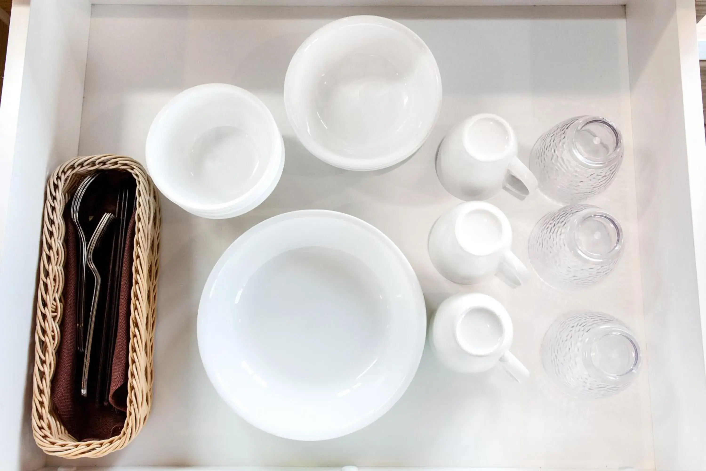 Standard Twin Room - single occupancy - 2nd-4th floor in Yenns Marina Inn Mercy Standard Twin Room - single occupancy - 2nd-4th floor in Yenns Marina Inn Mercy