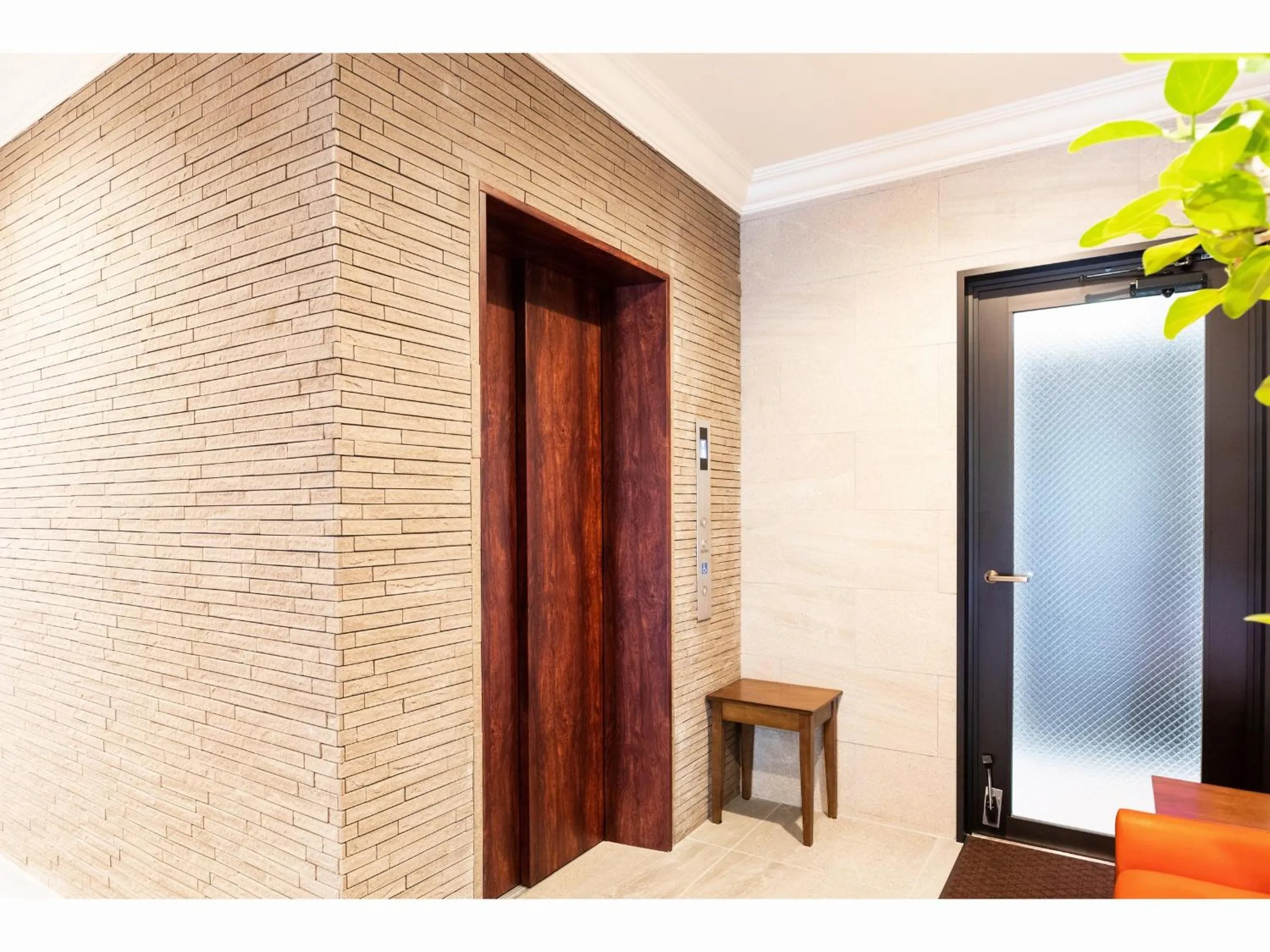 Yenns Marina Inn Mercy