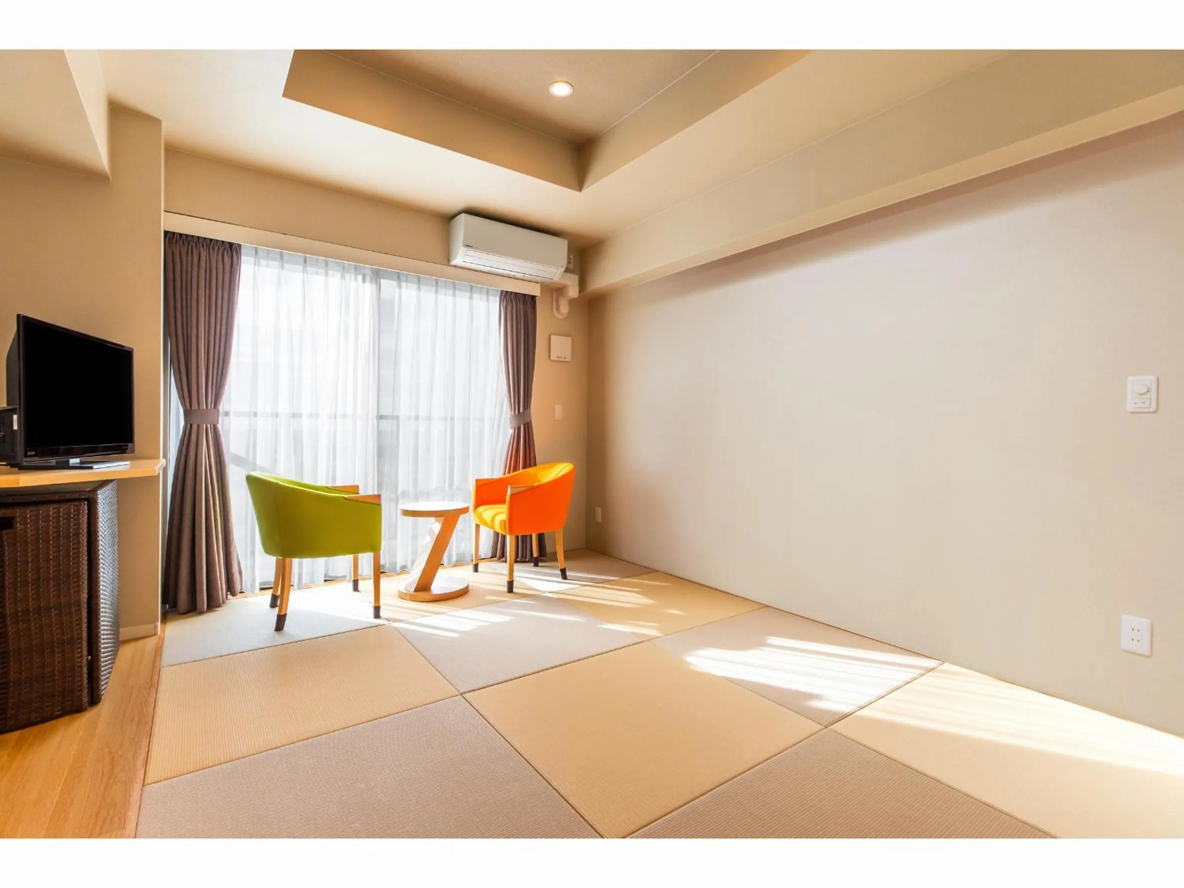 Yenns Marina Inn Mercy