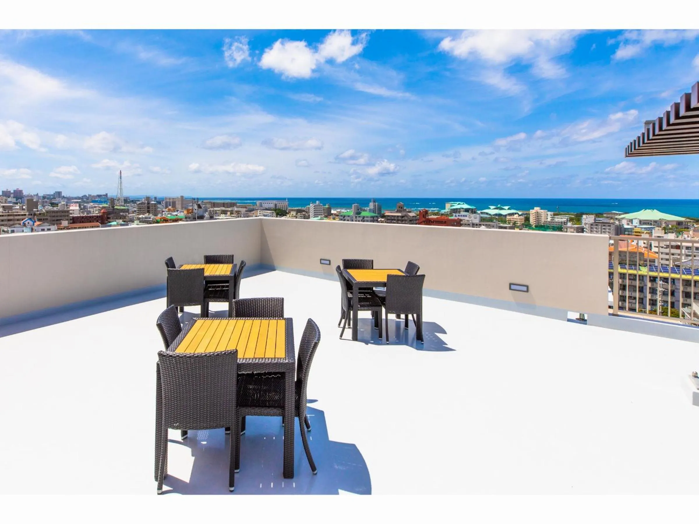 Area and facilities in Yenns Marina Inn Mercy