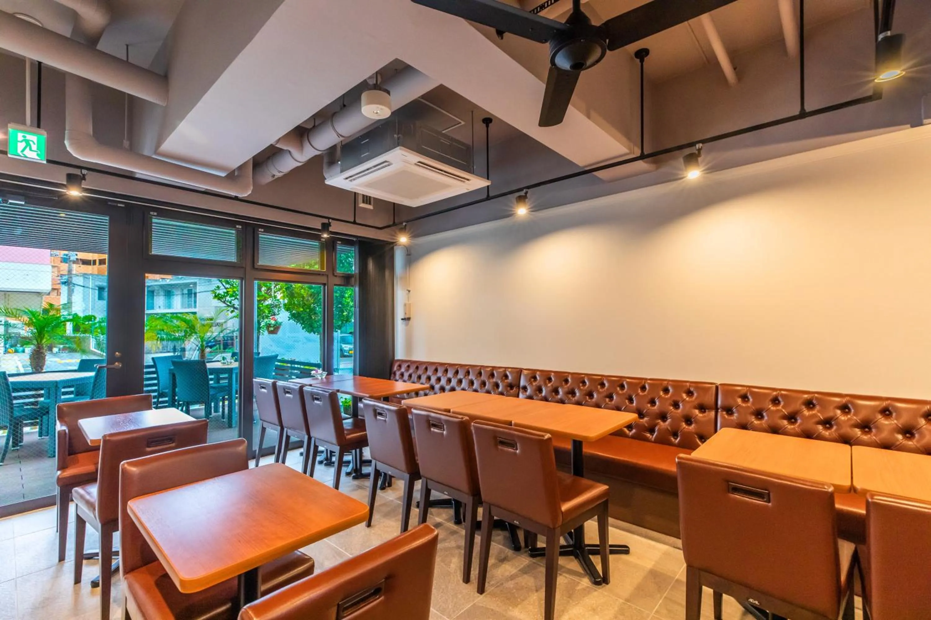 Restaurant/places to eat in Yenns Marina Inn Mercy