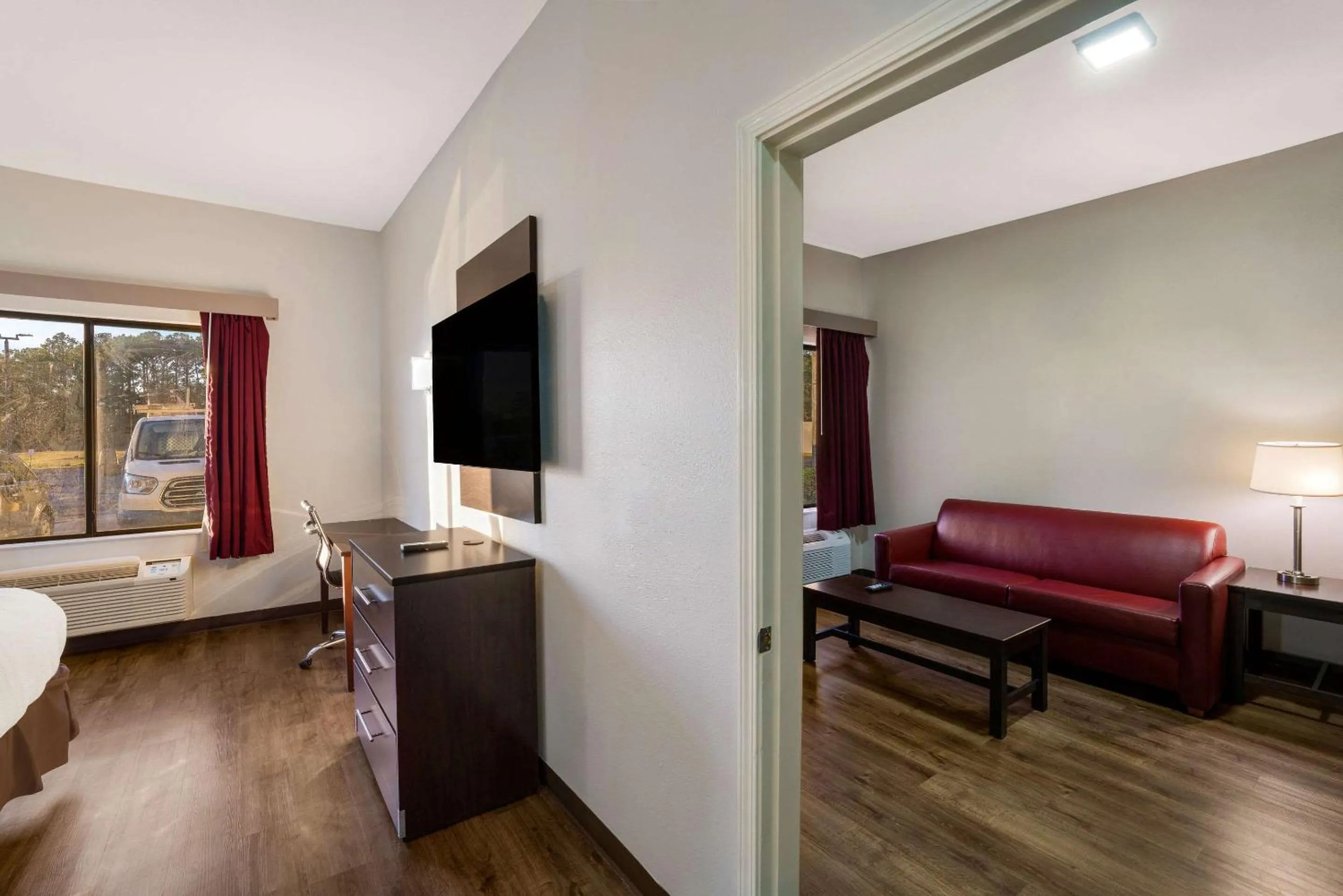 Bedroom, Bed in Rodeway Inn