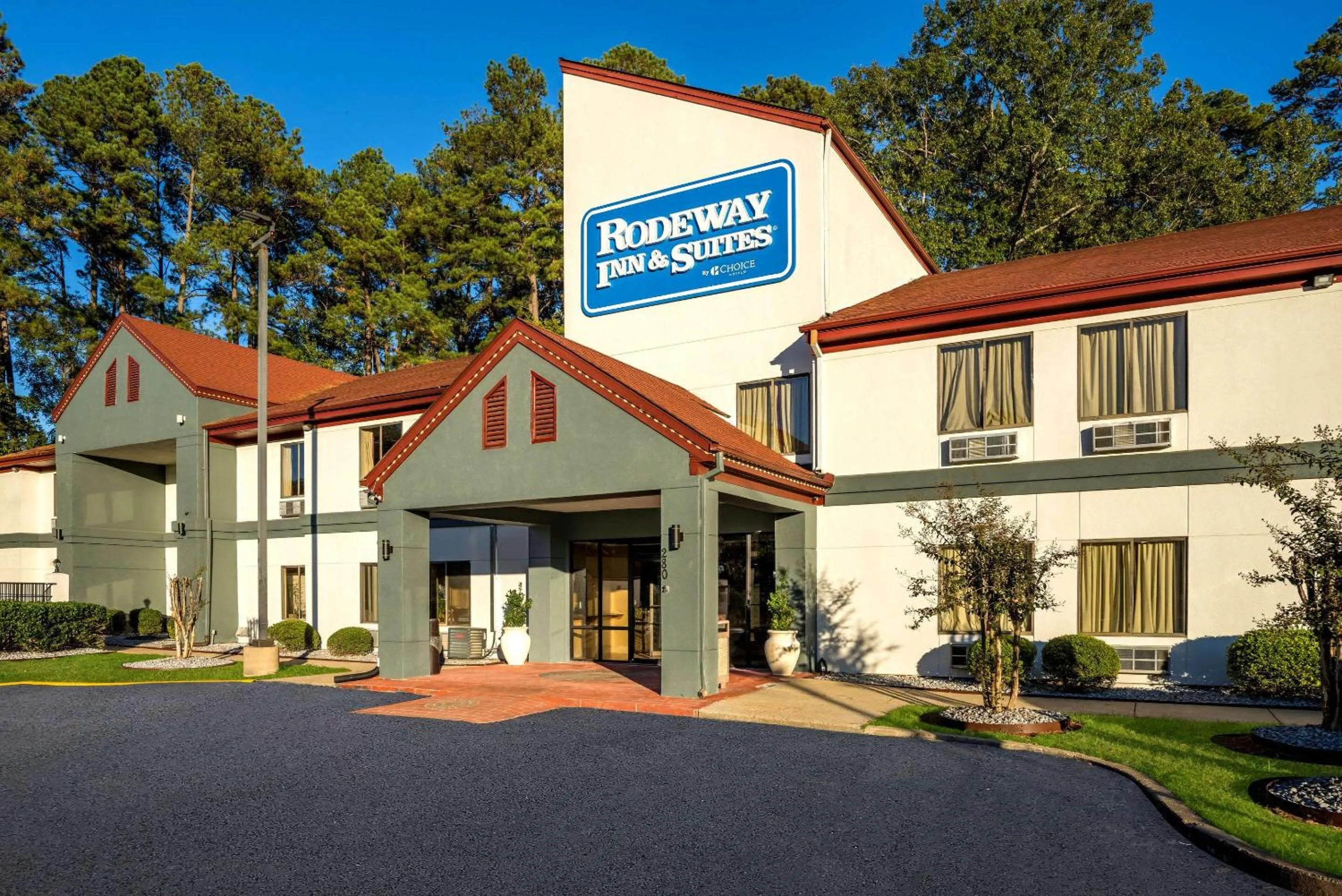 Property building in Rodeway Inn