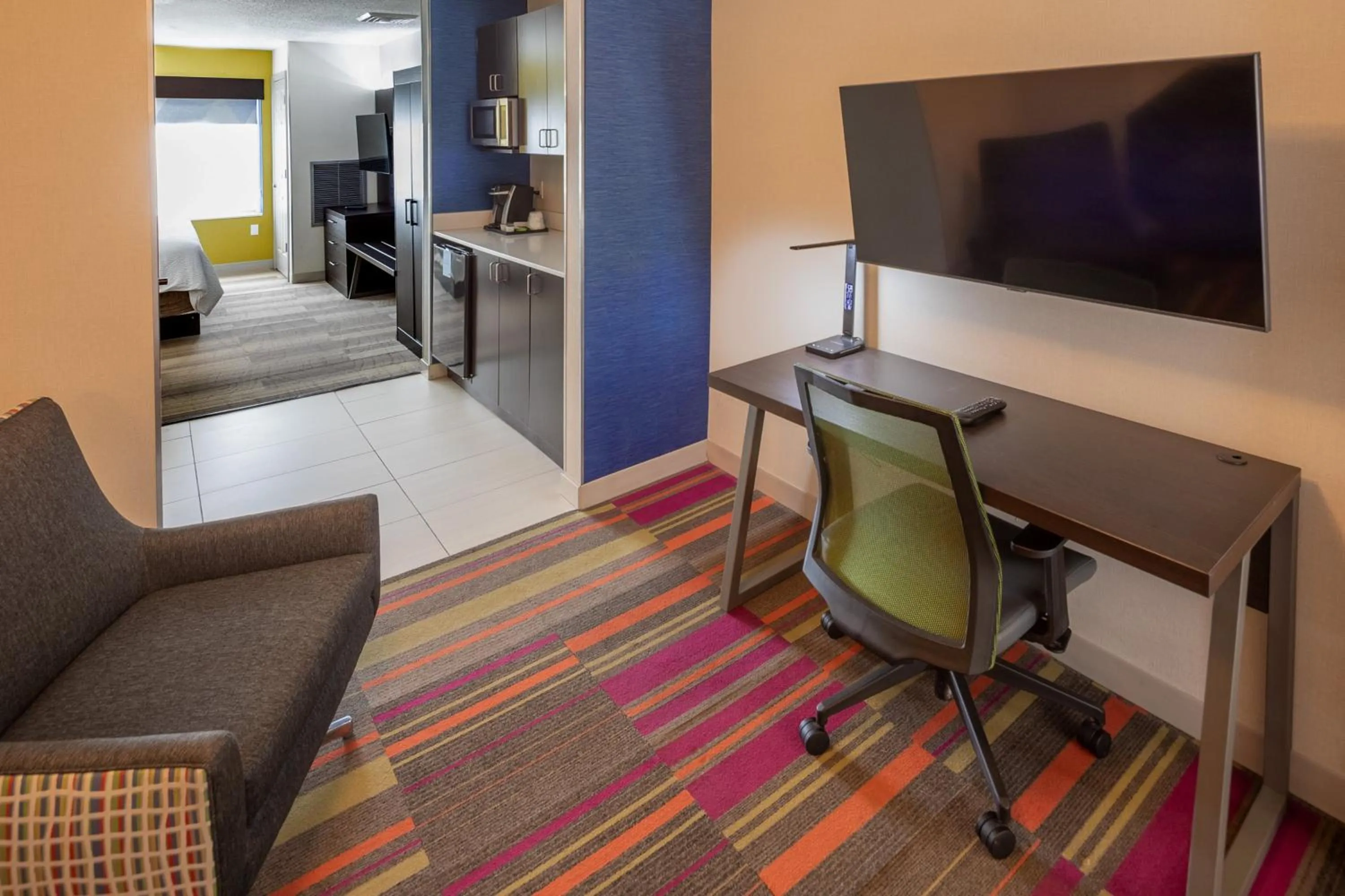 Bedroom in Holiday Inn Express & Suites Chicago West - St Charles by IHG