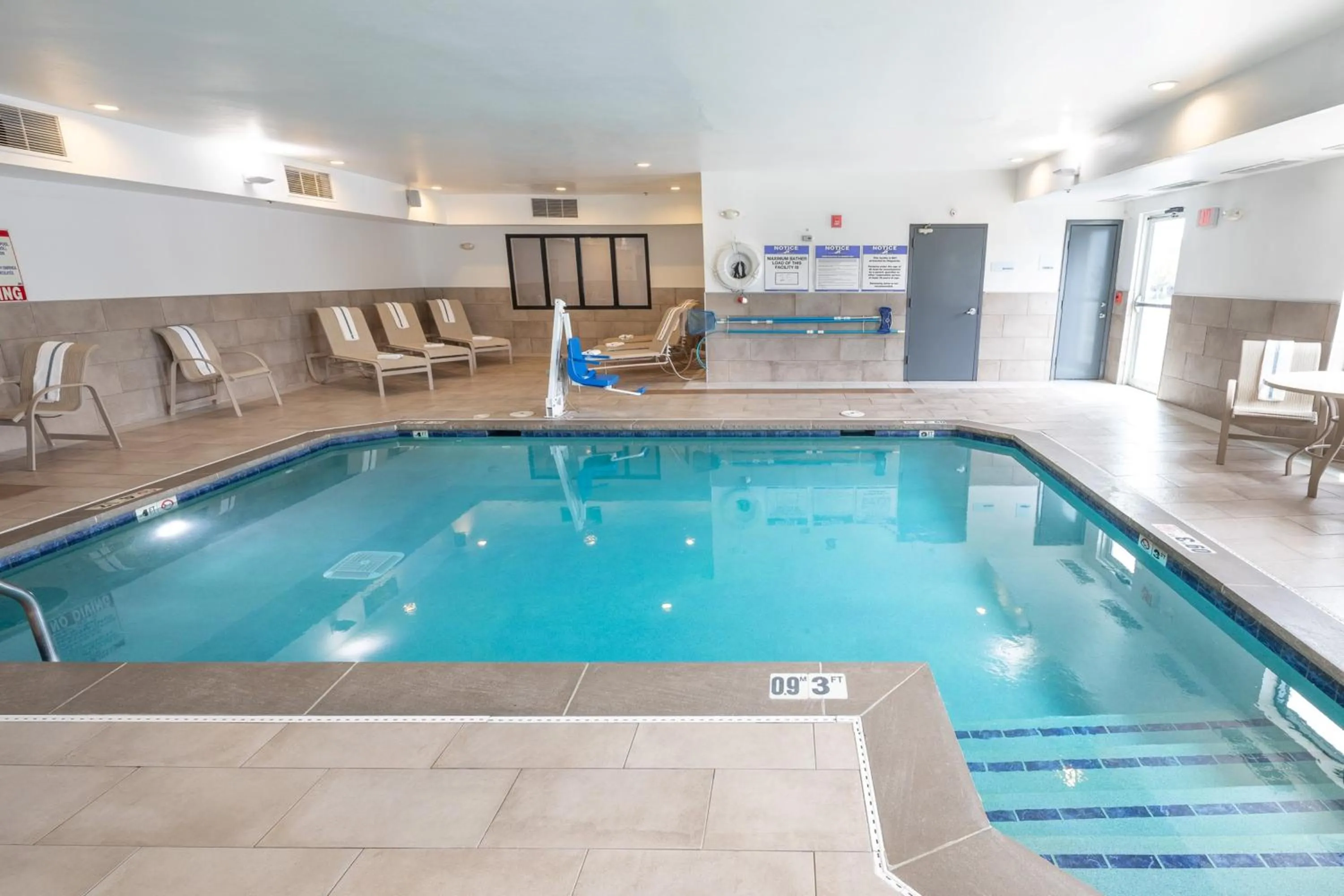 Swimming pool in Holiday Inn Express & Suites Chicago West - St Charles by IHG