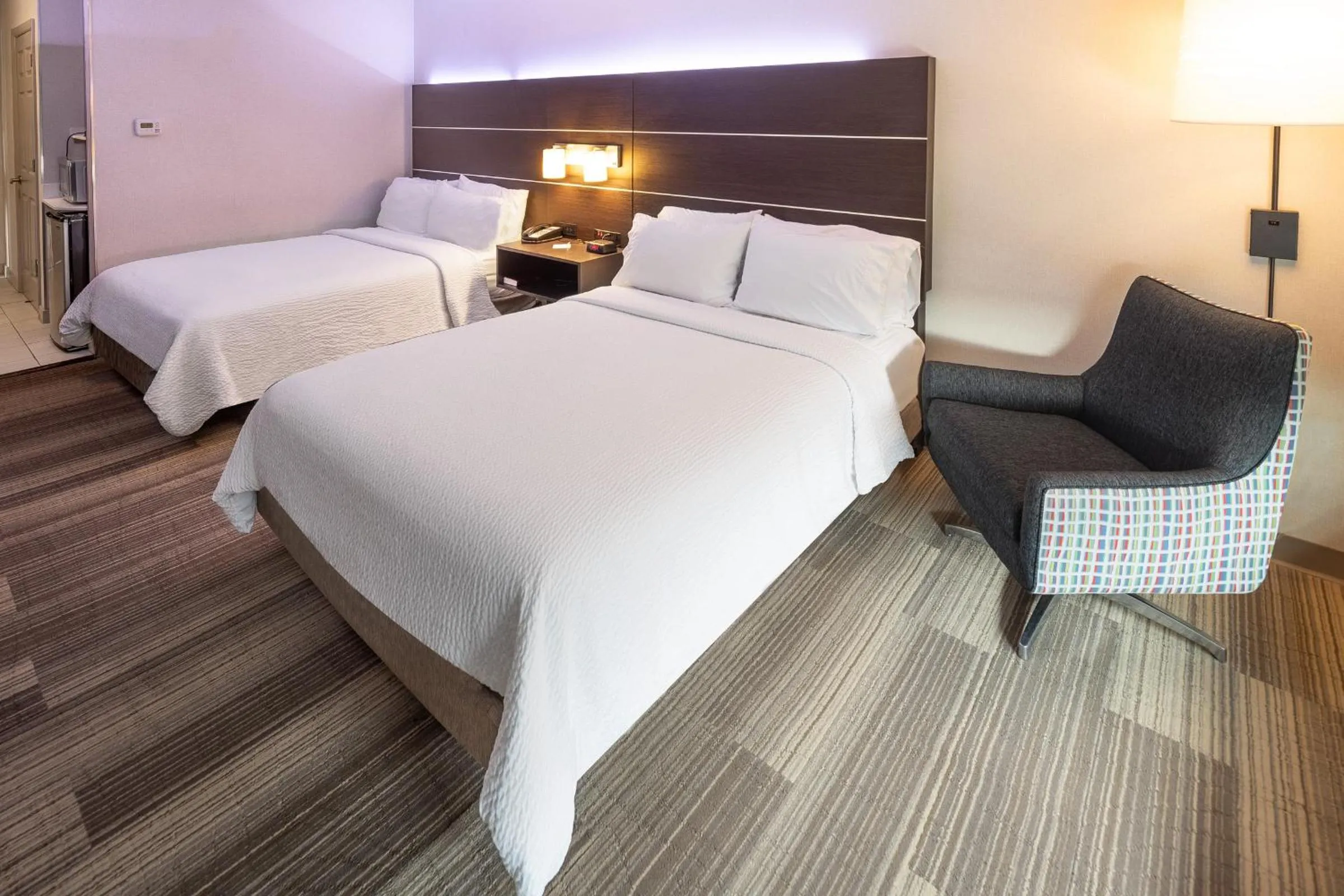 Bed in Holiday Inn Express & Suites Chicago West - St Charles by IHG