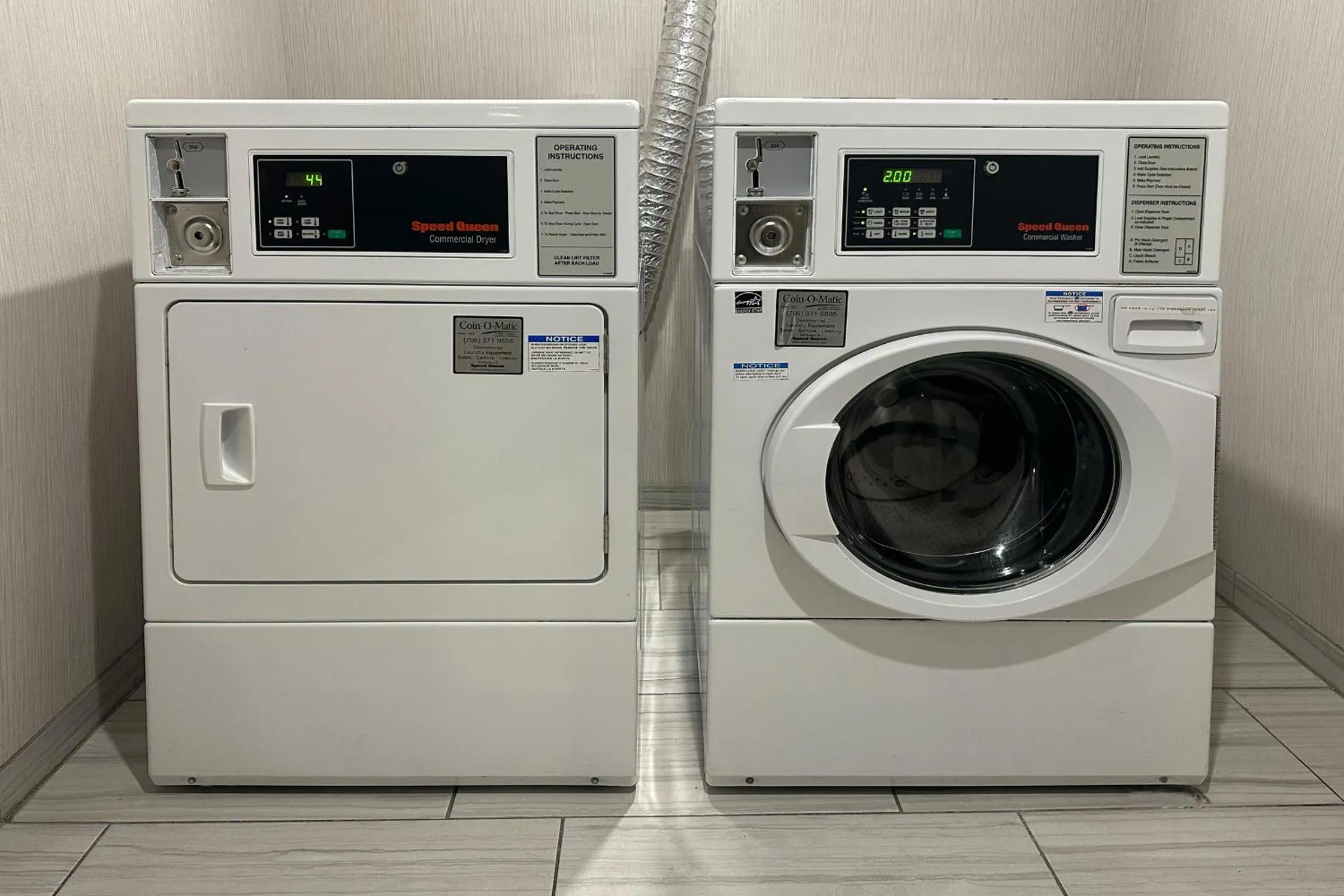 laundry in Holiday Inn Express & Suites Chicago West - St Charles by IHG