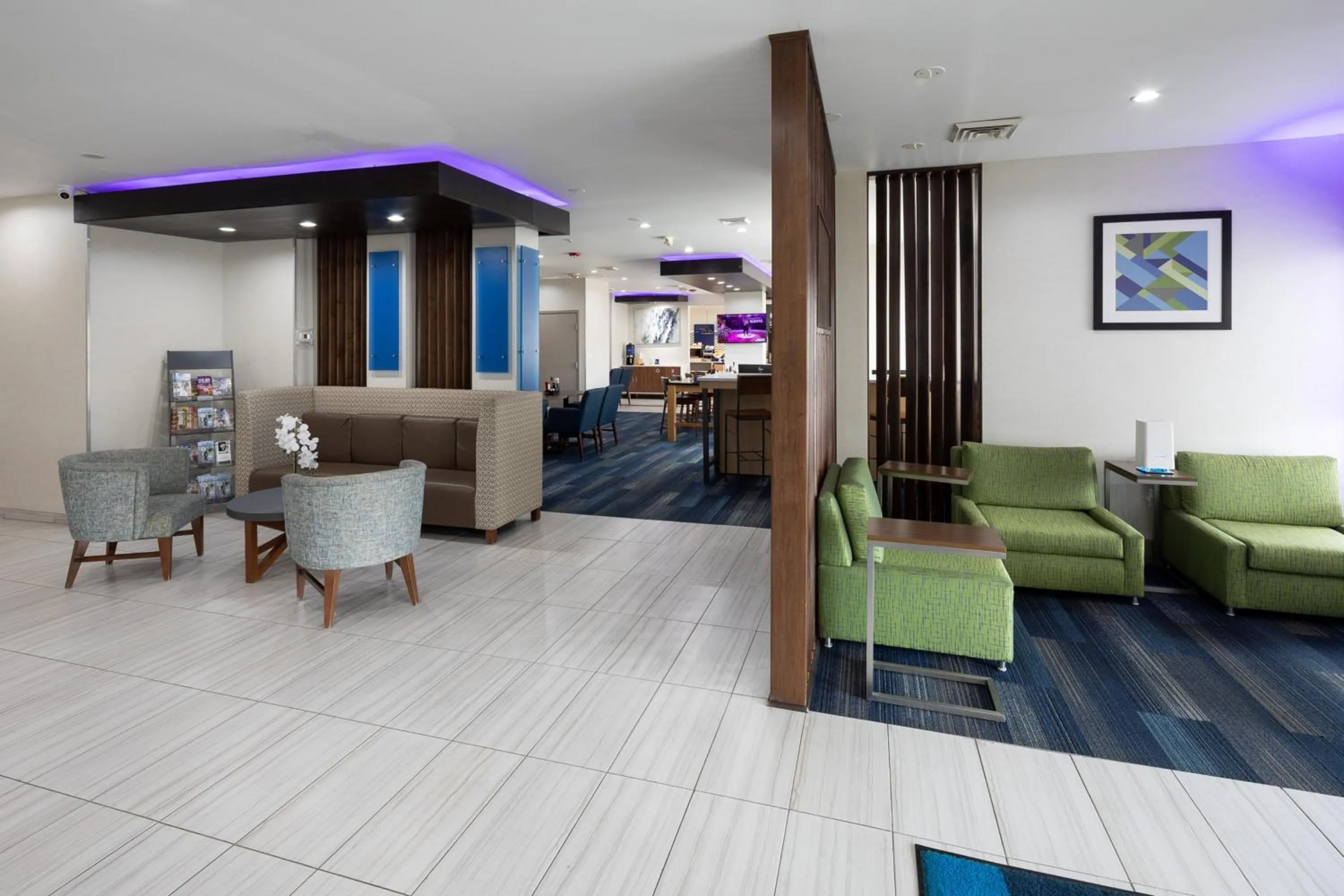 Property building in Holiday Inn Express & Suites Chicago West - St Charles by IHG