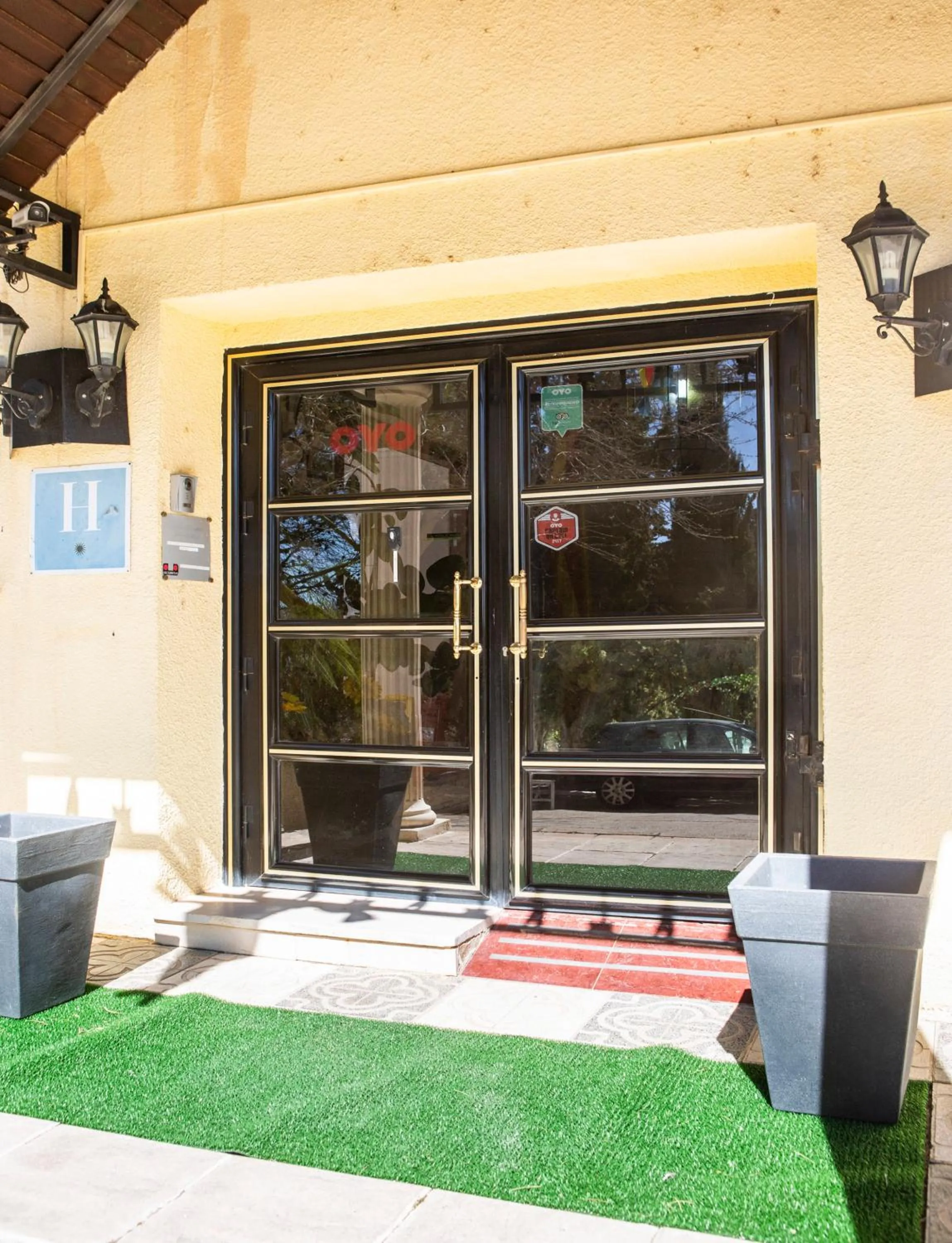 Facade/entrance in Hotel El Prado by Vivere Stays