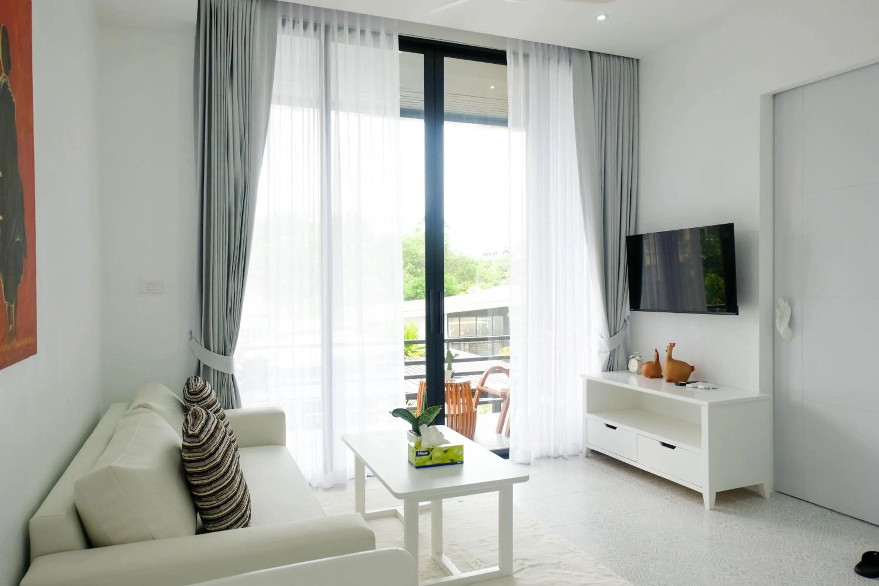 TV and multimedia in Baan Poon Garden