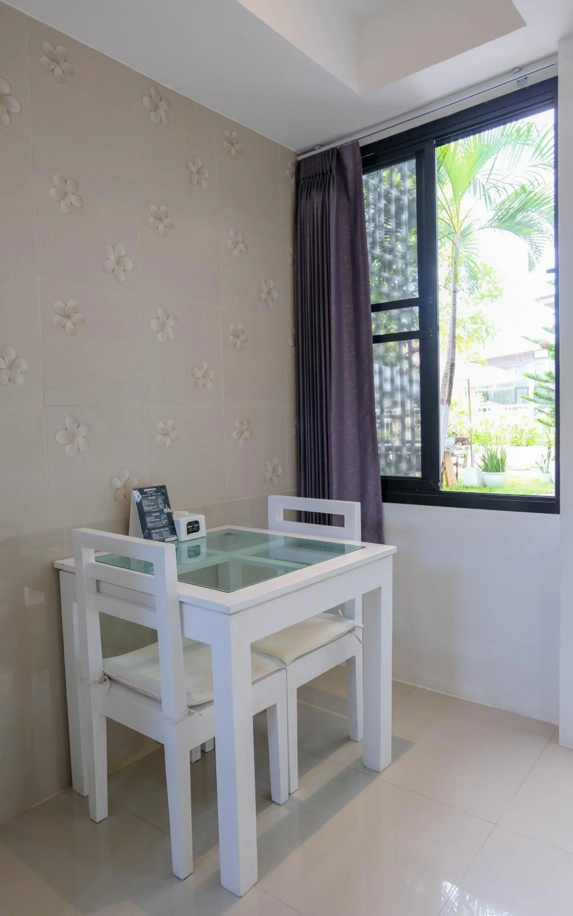 Dining area in Baan Poon Garden