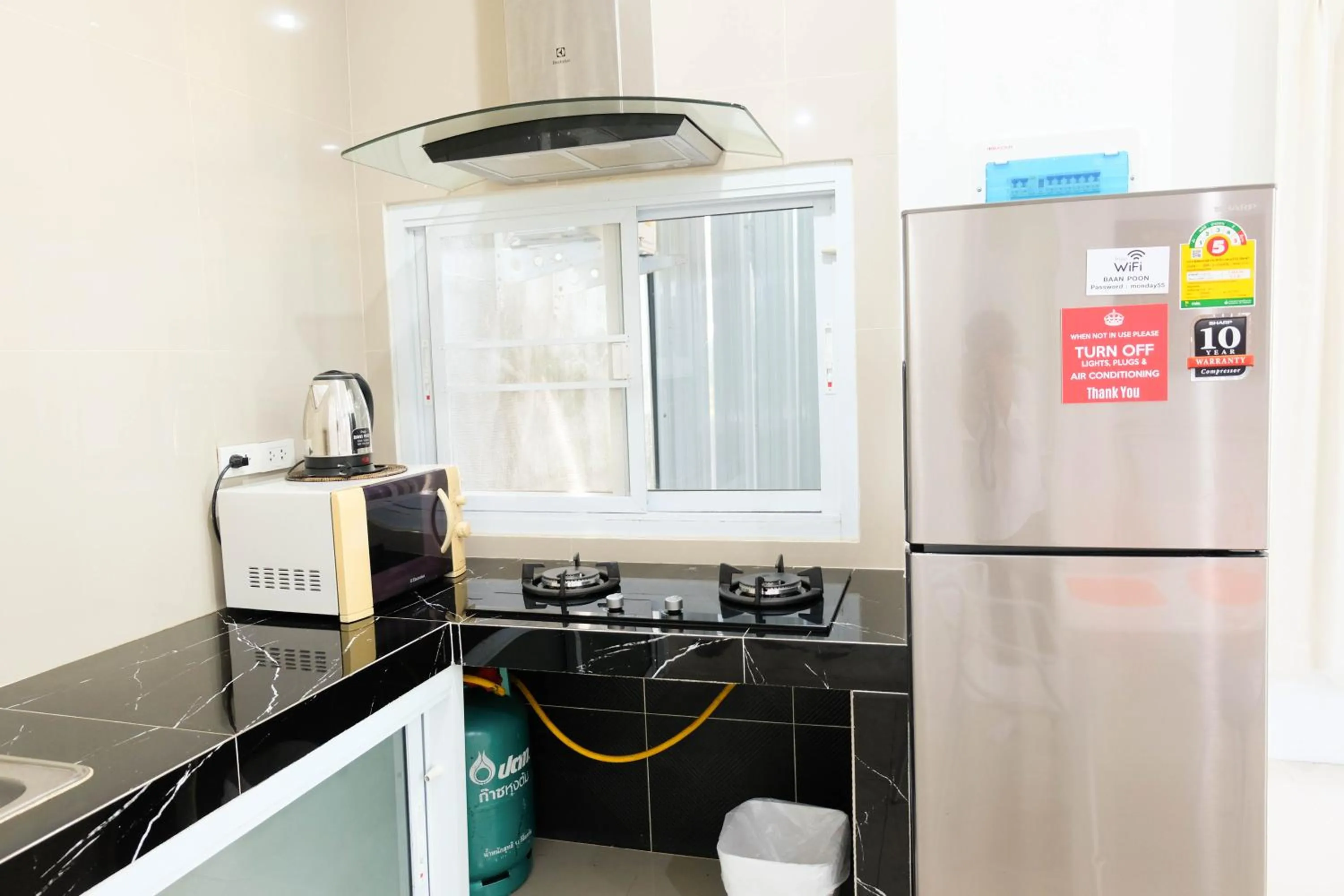 Kitchen or kitchenette in Baan Poon Garden