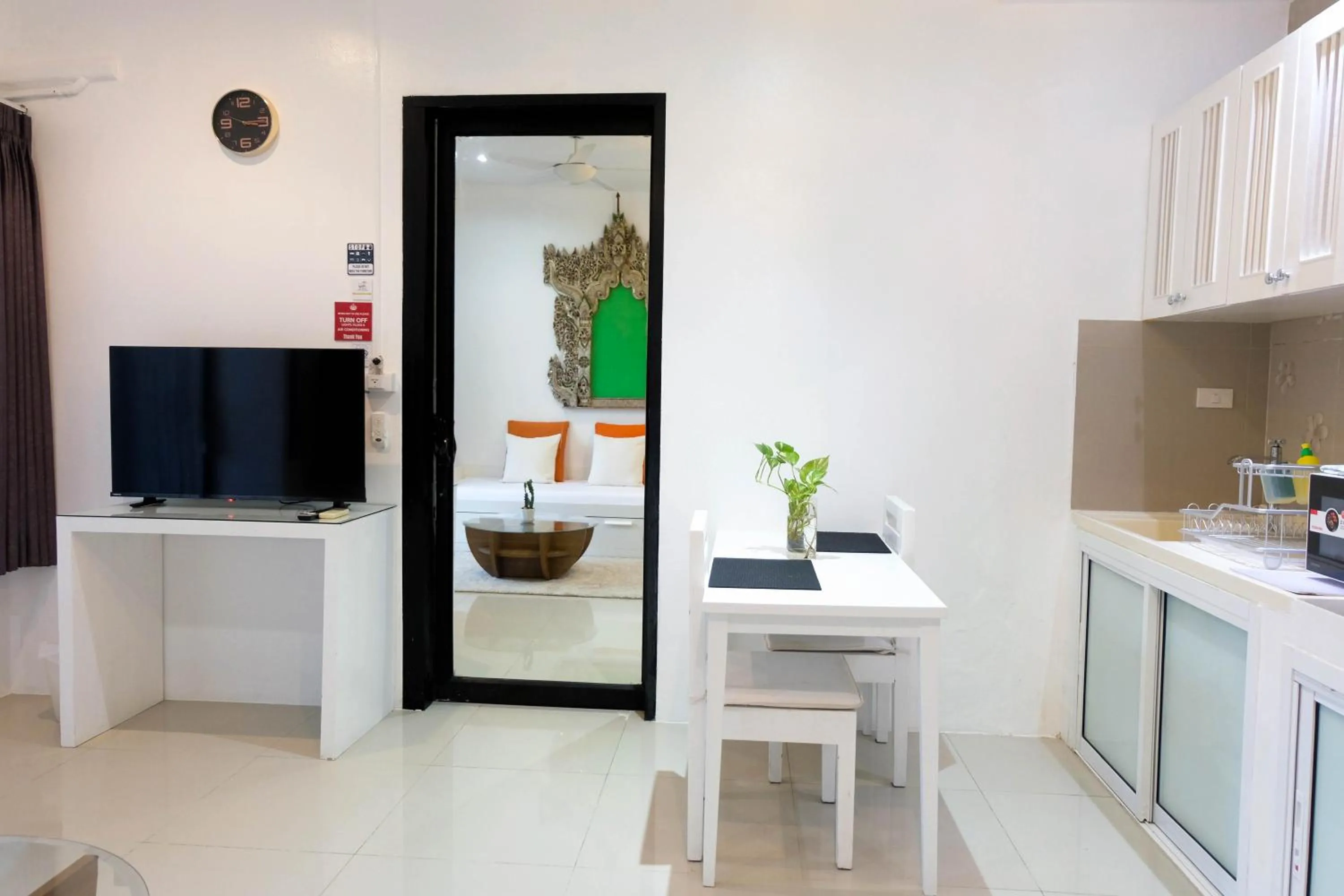 Dining area in Baan Poon Garden
