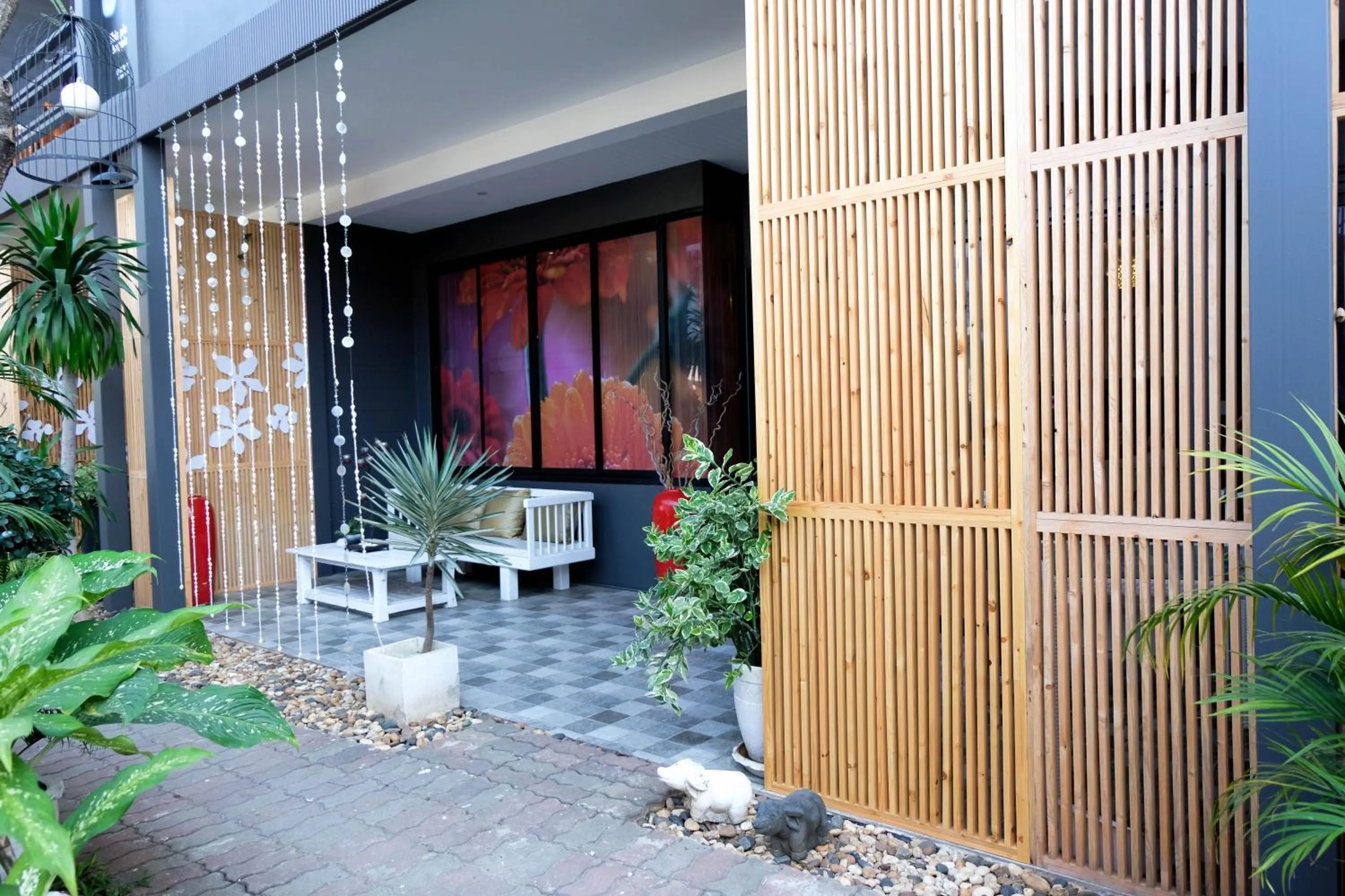 Patio in Baan Poon Garden