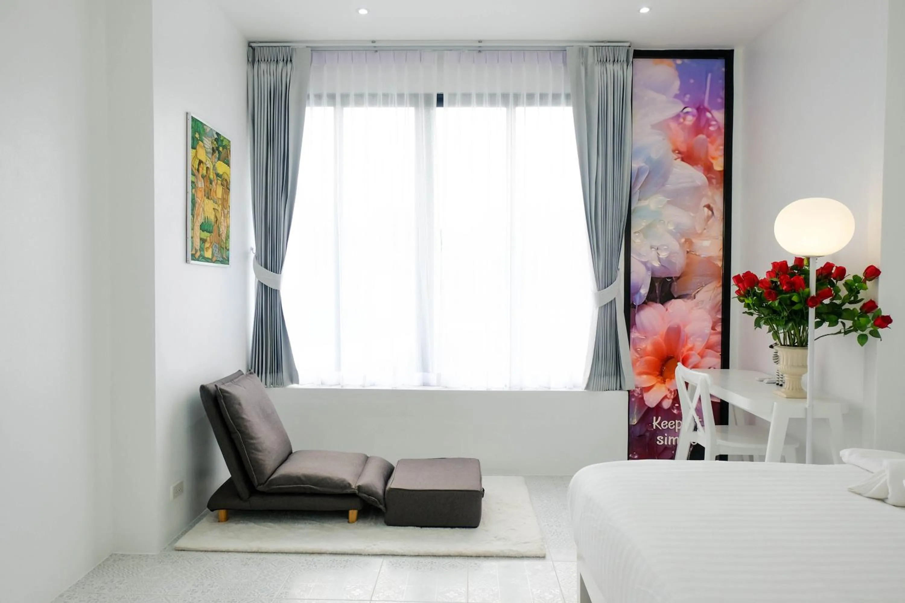 Photo of the whole room, Bed in Baan Poon Garden