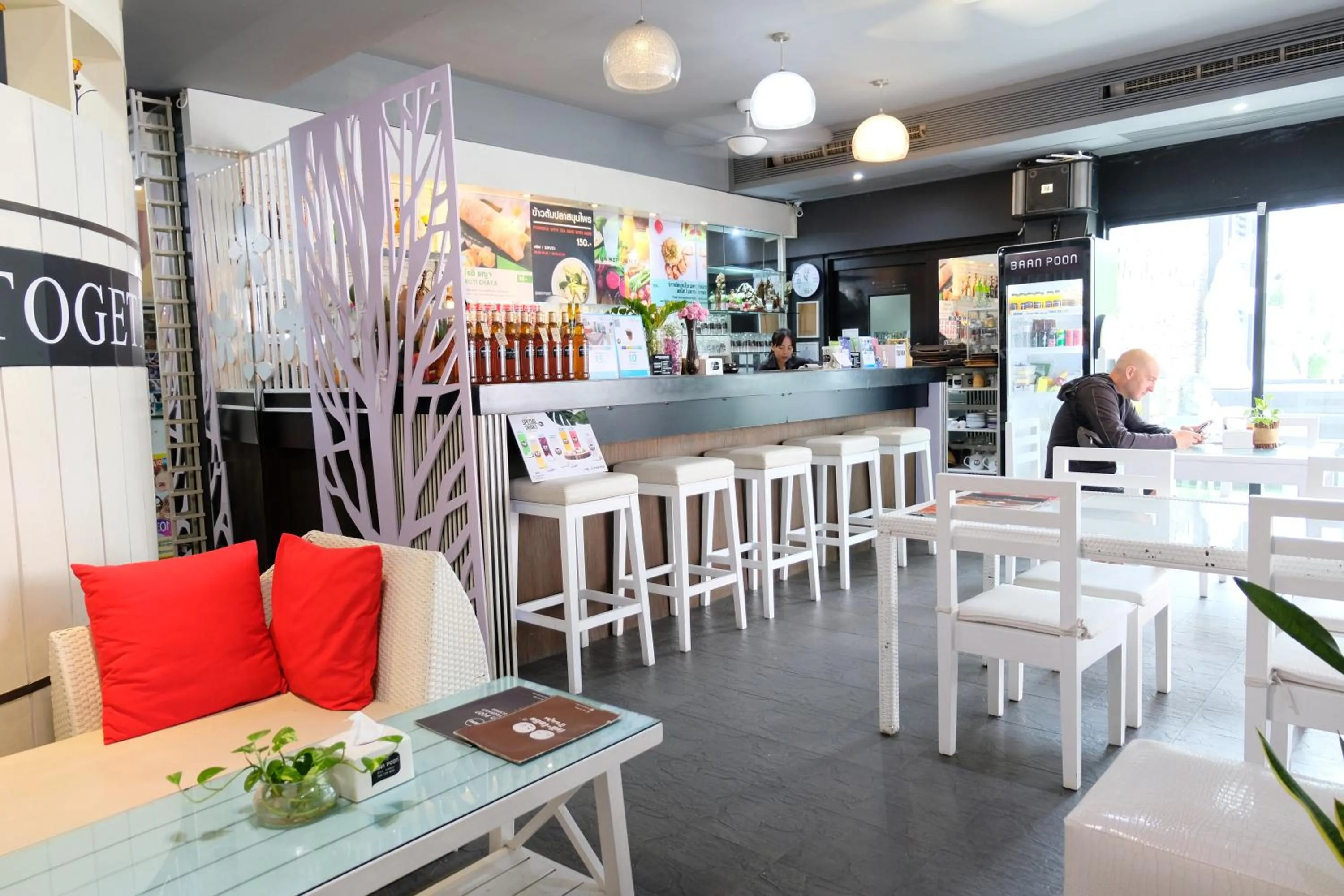 Restaurant/places to eat in Baan Poon Garden