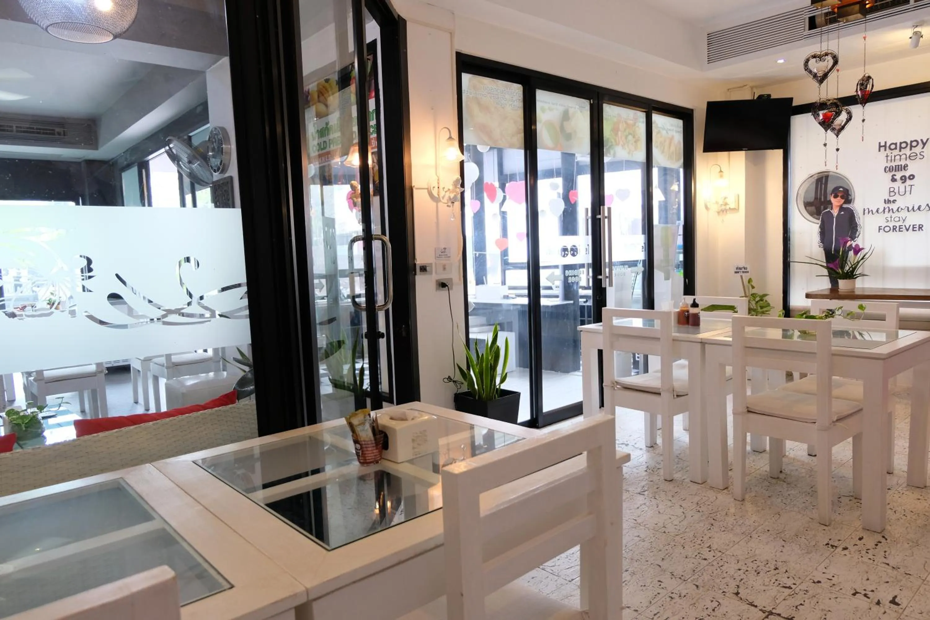 Restaurant/places to eat in Baan Poon Garden