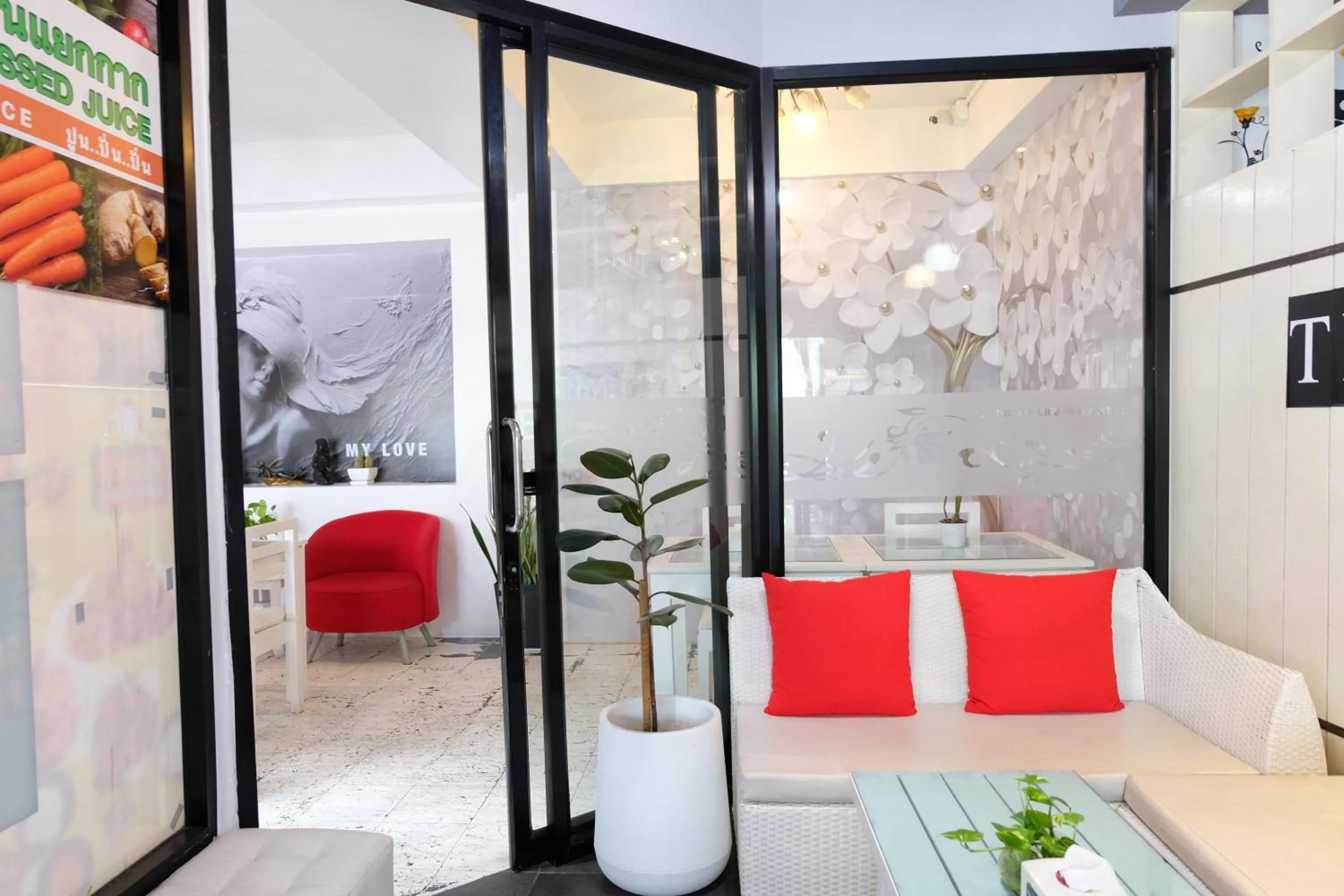 Restaurant/places to eat in Baan Poon Garden