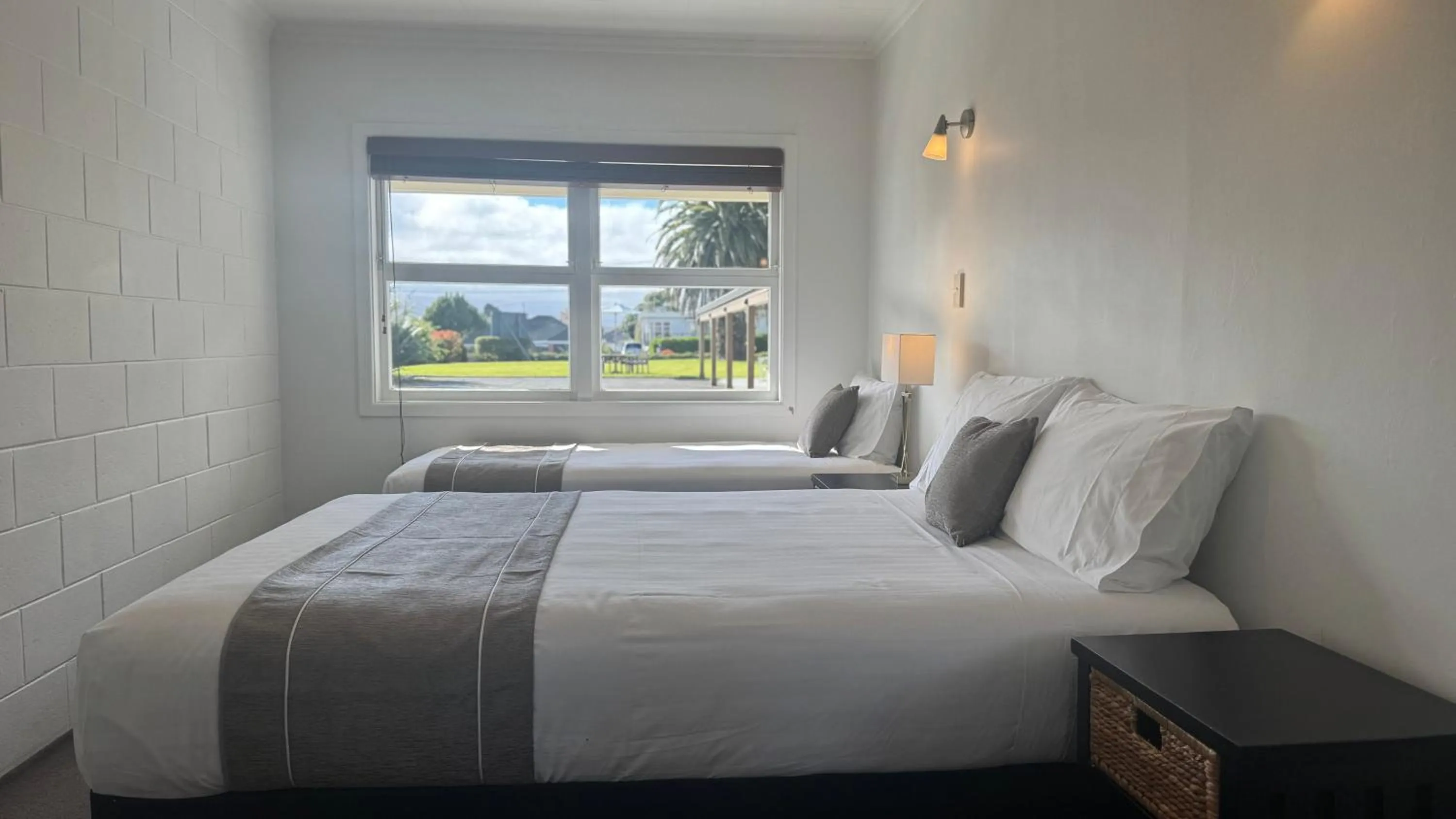 Bed in Bristol Motel