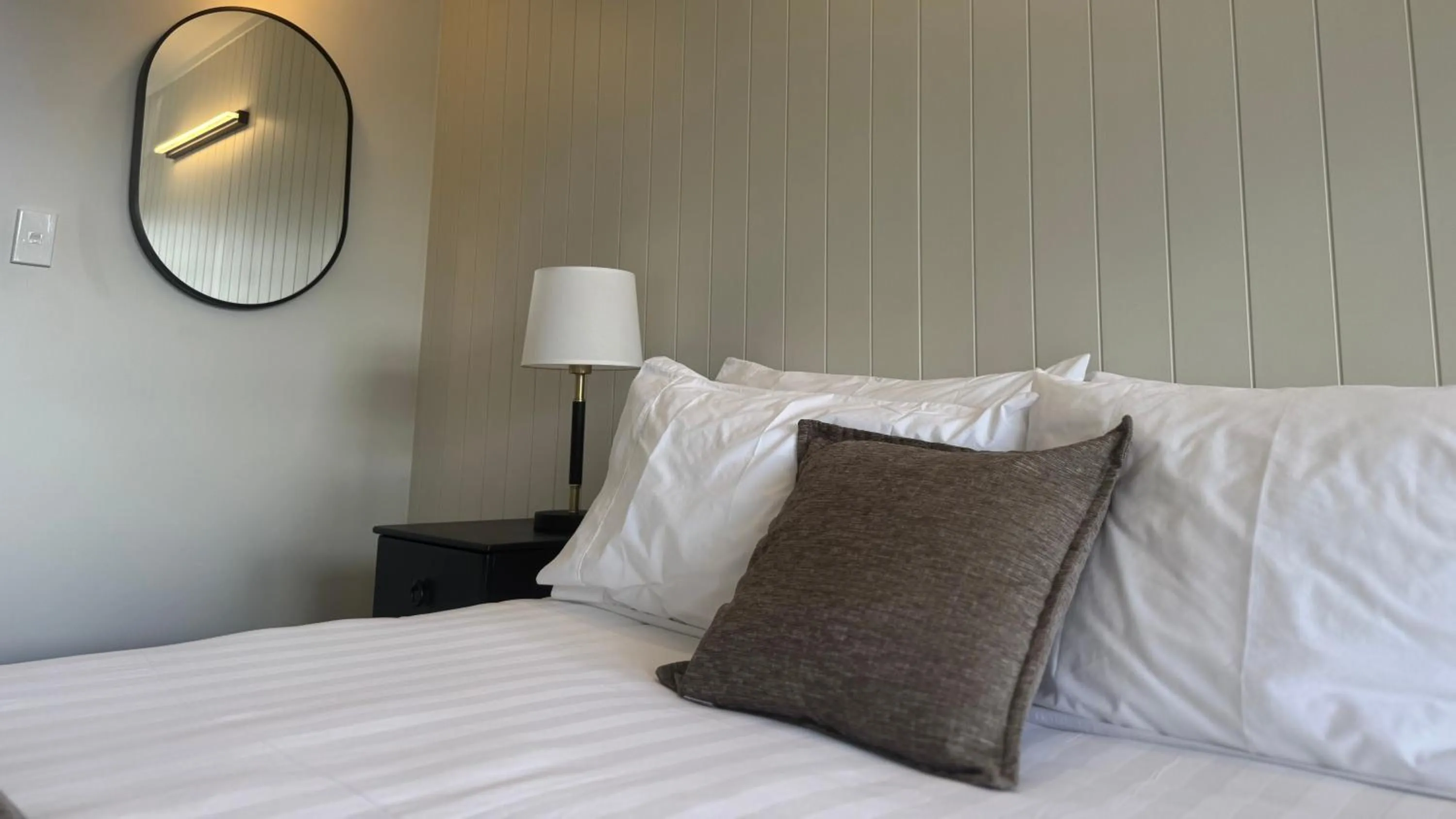 Bed in Bristol Motel