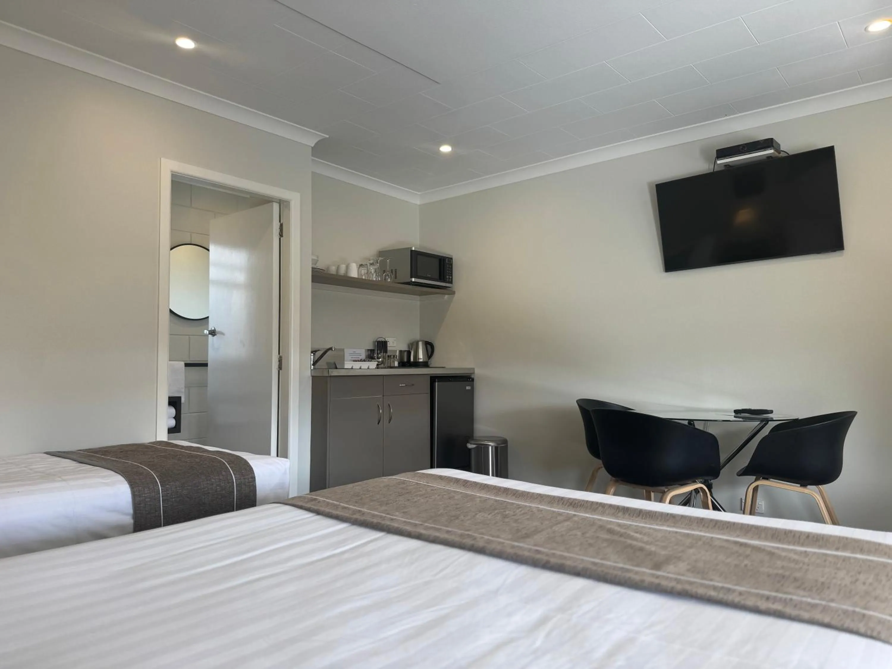 Bed in Bristol Motel